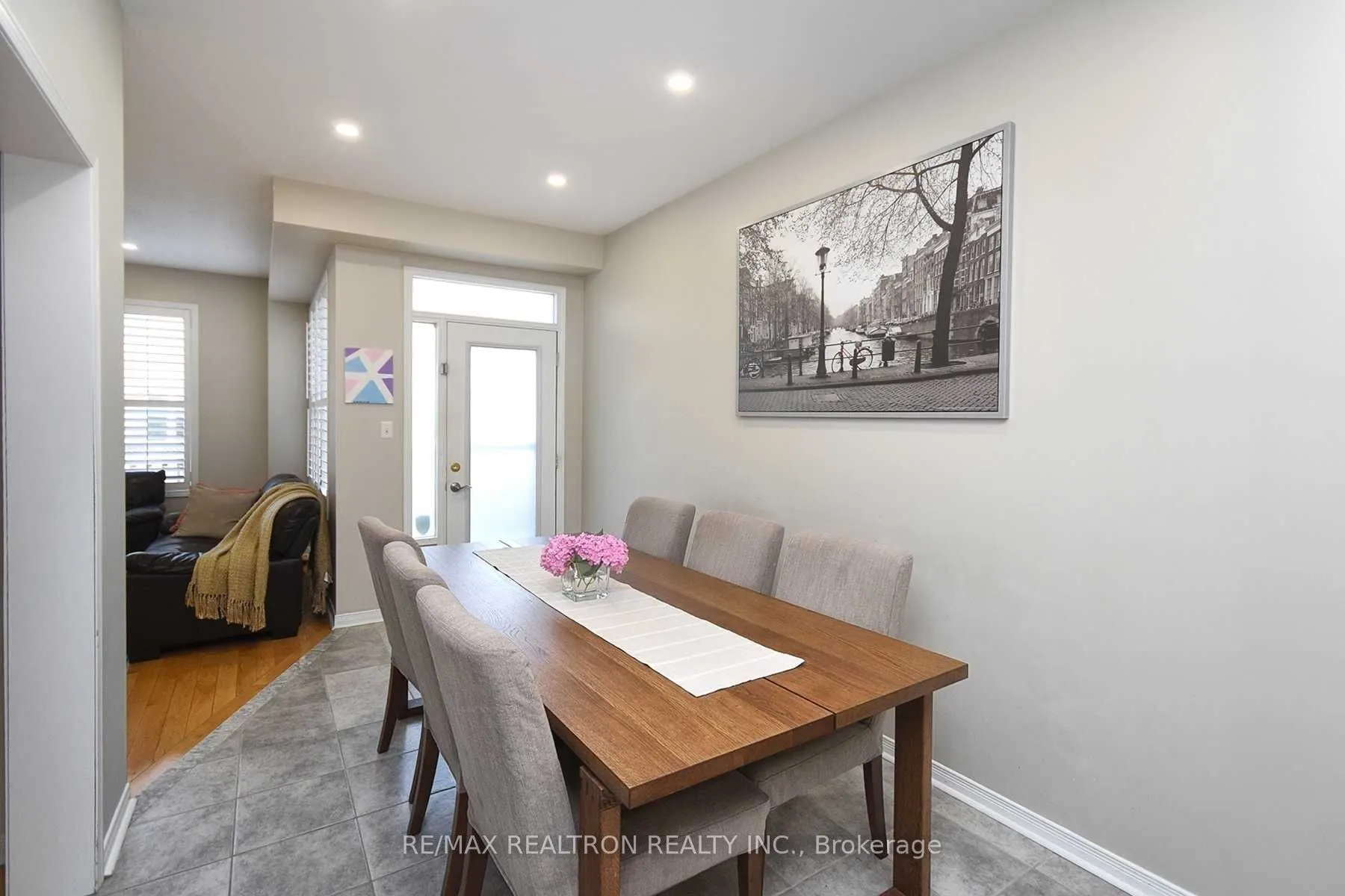 147 Laramie Crescent