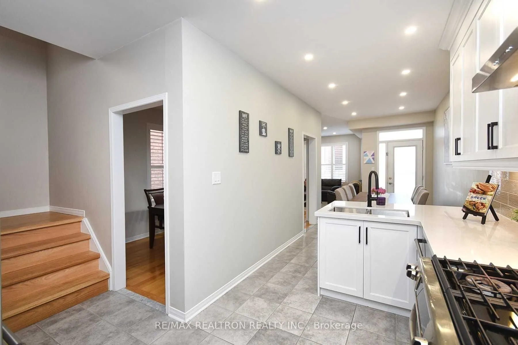 147 Laramie Crescent