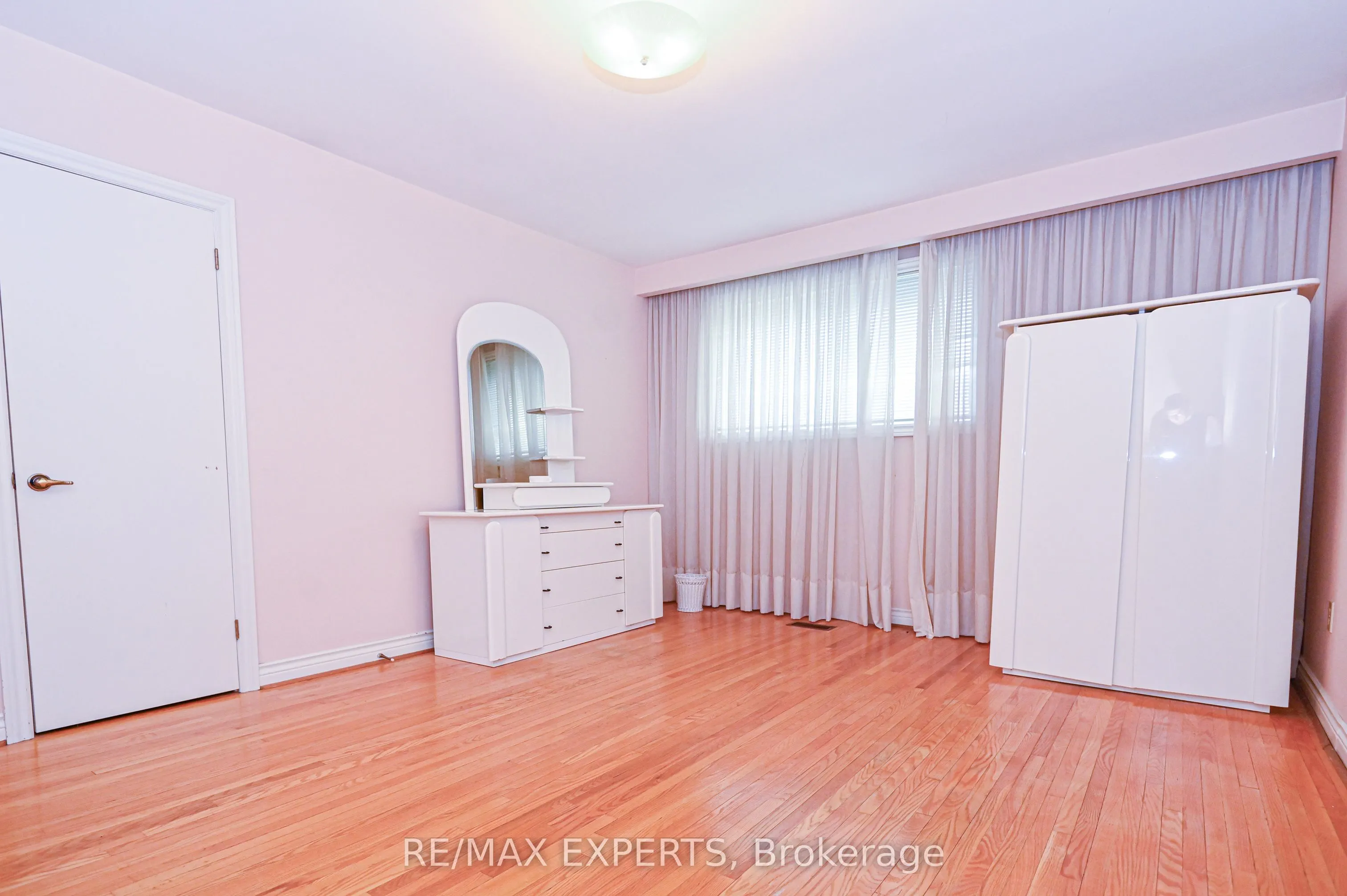 2355 Major Mackenzie Drive