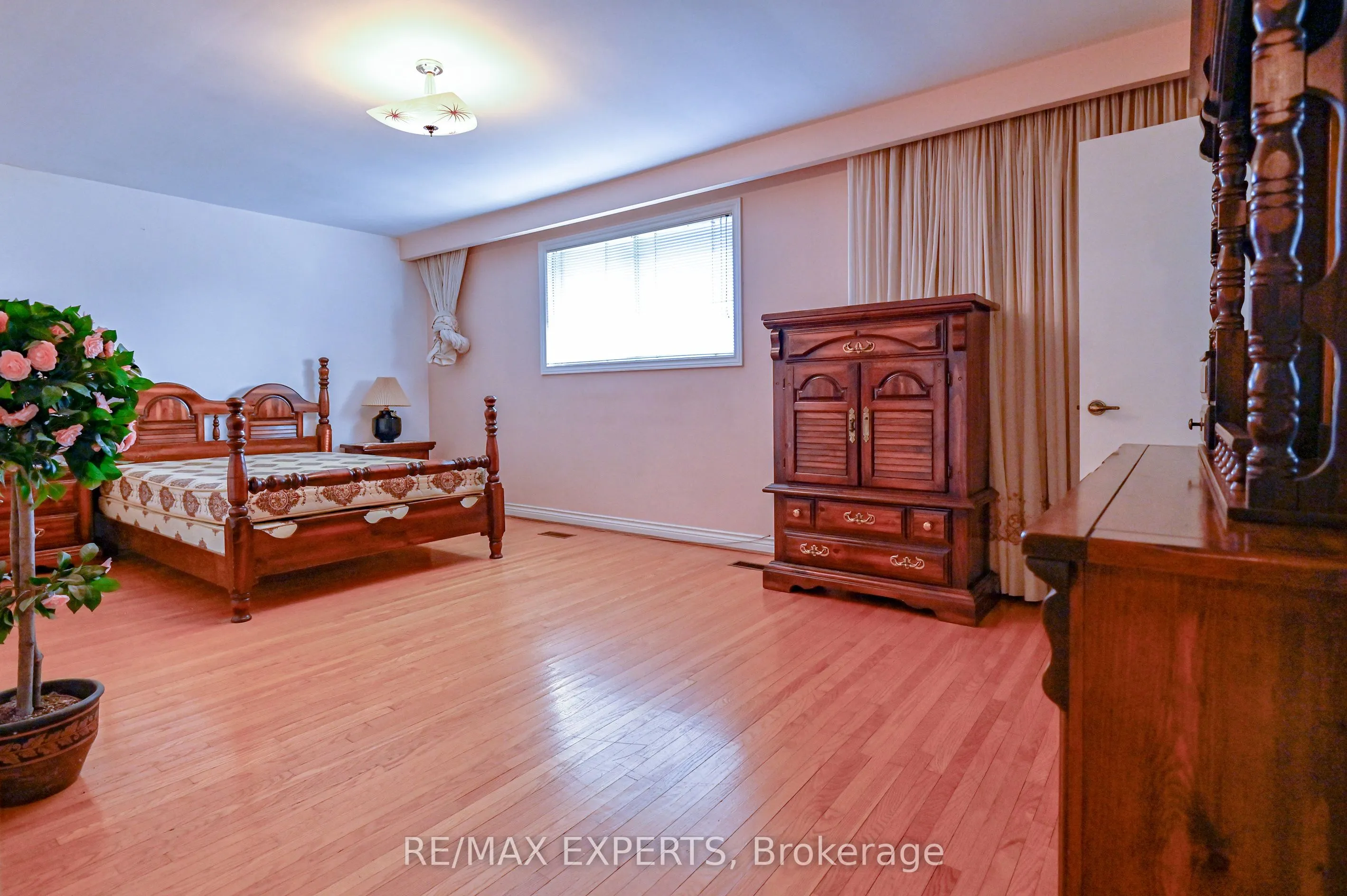 2355 Major Mackenzie Drive