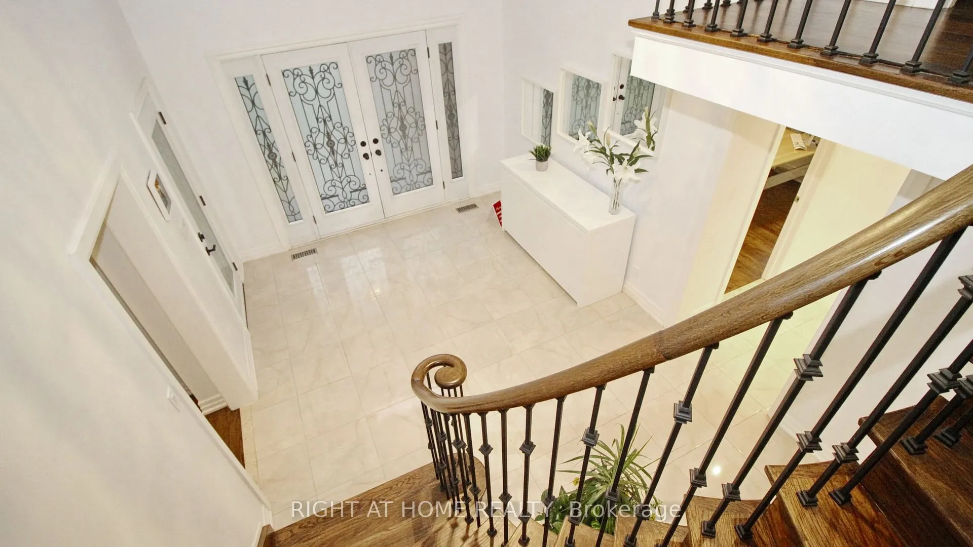 304 Firglen Ridge