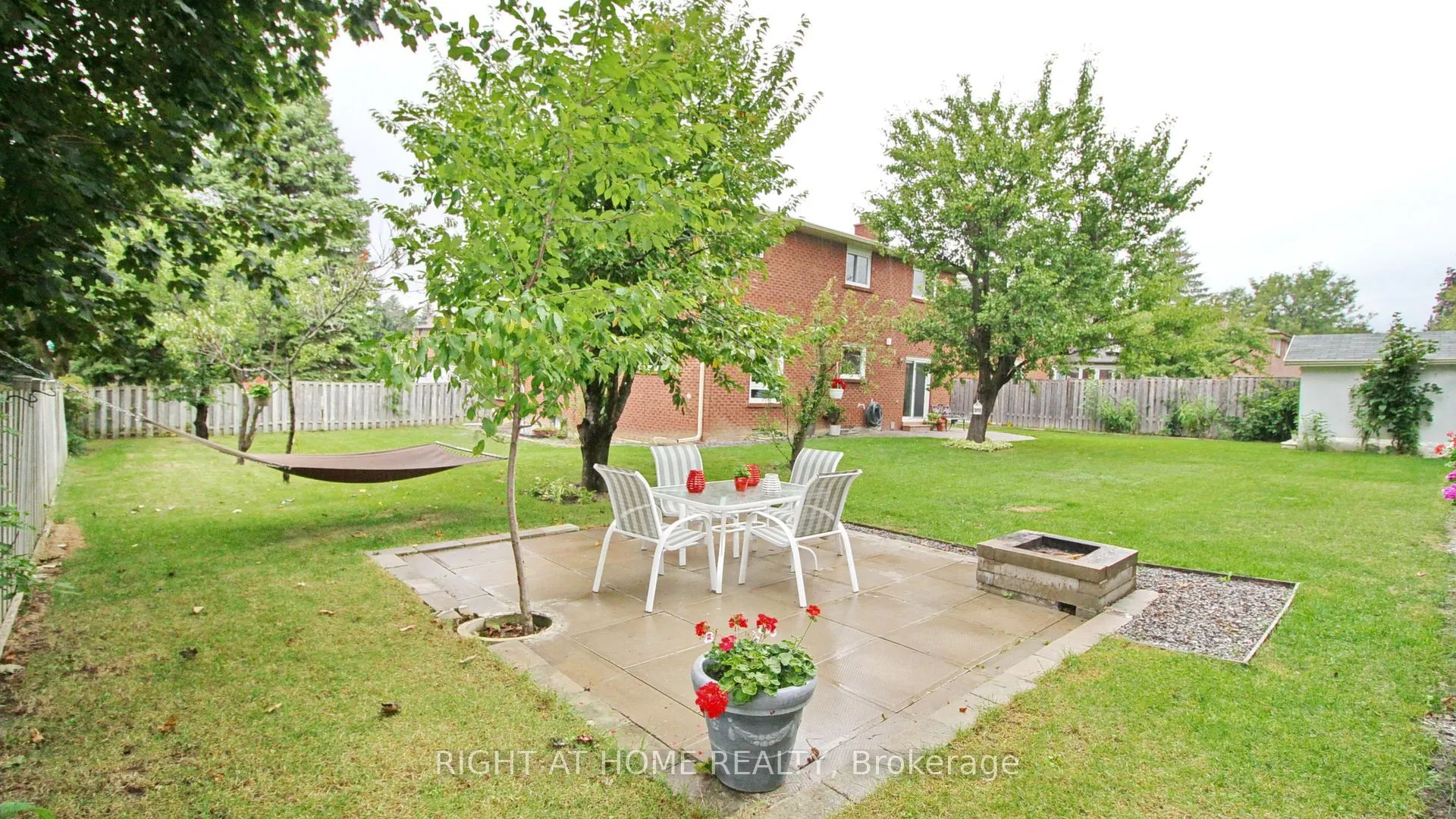 304 Firglen Ridge