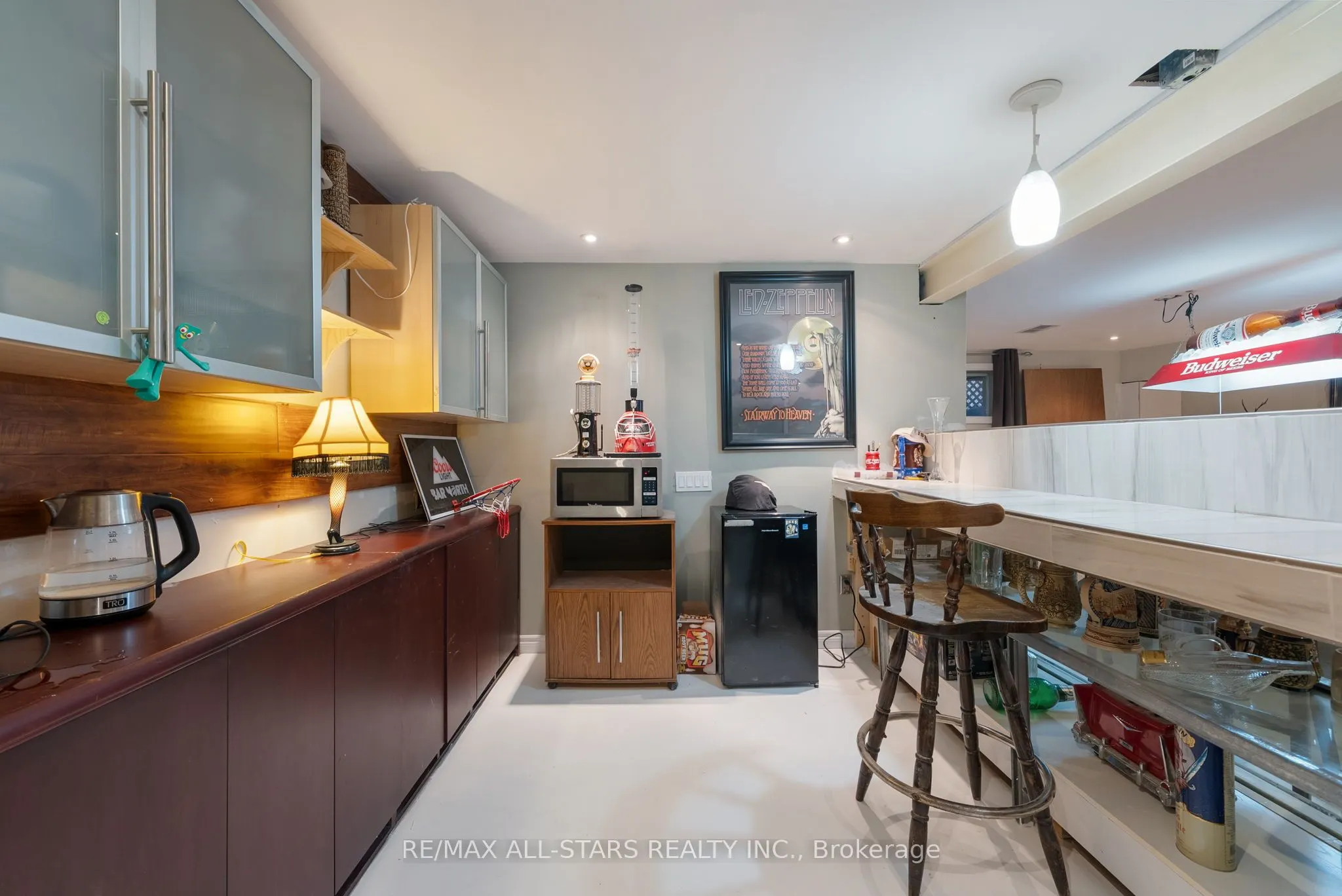 6 Milne Court