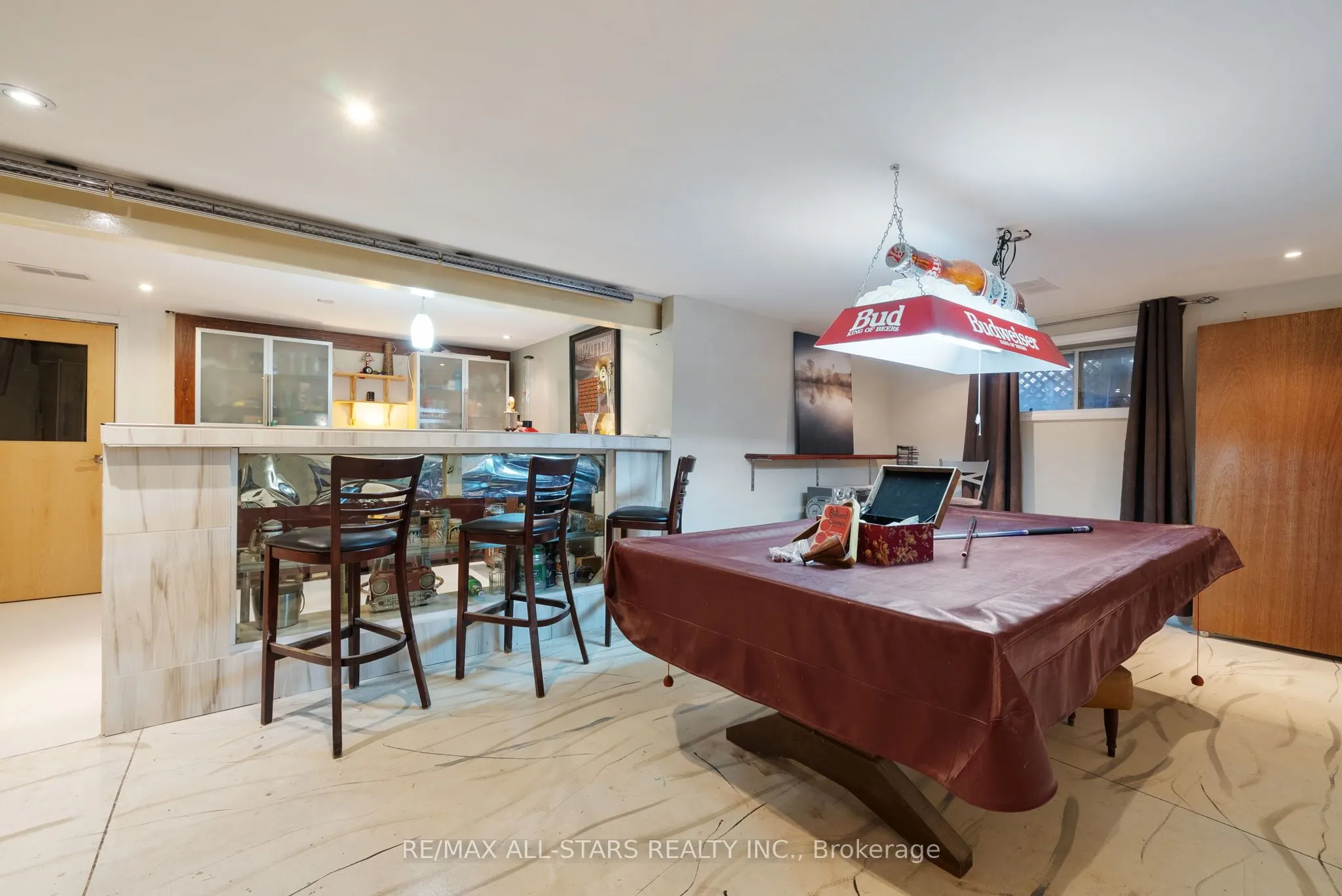 6 Milne Court