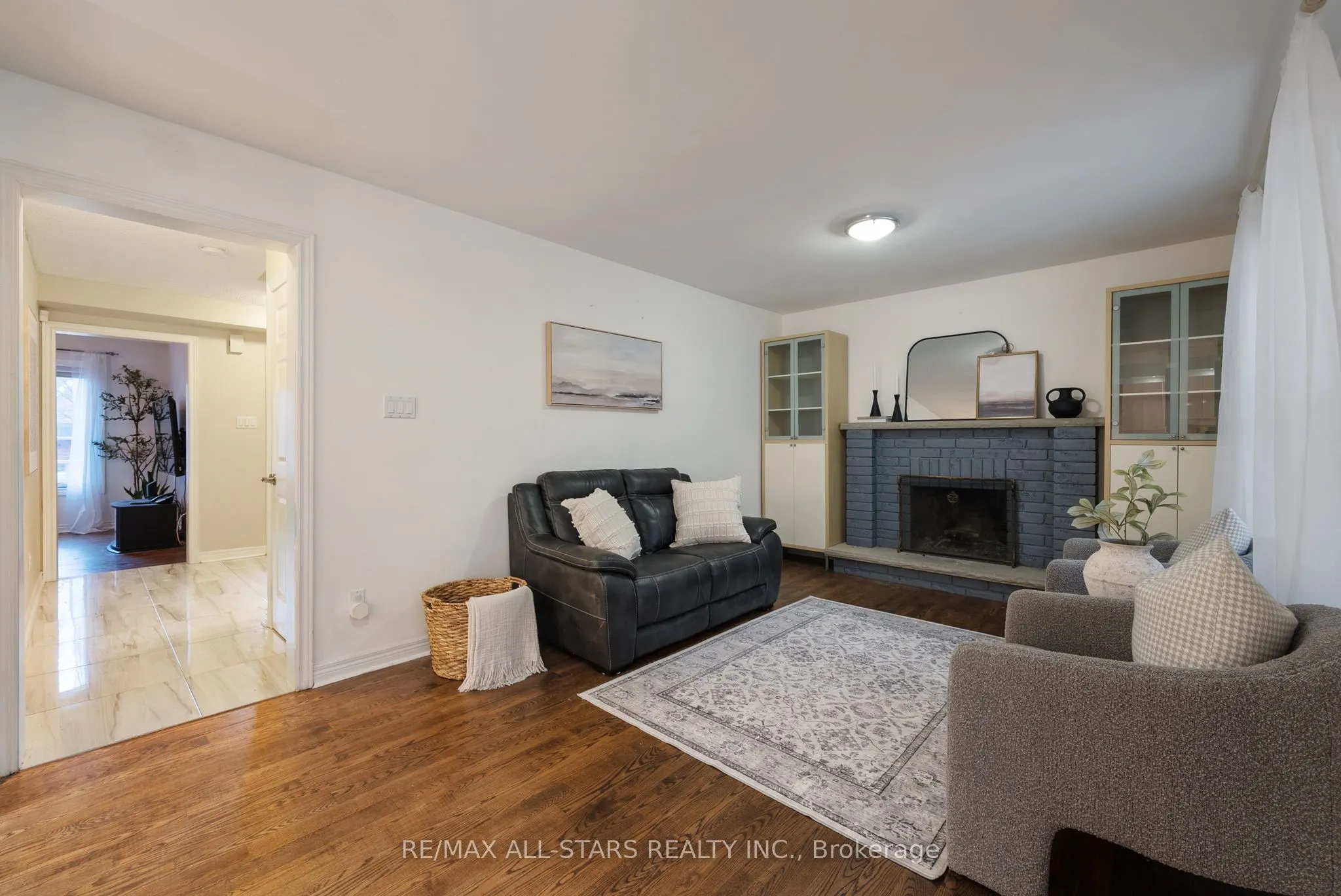 6 Milne Court