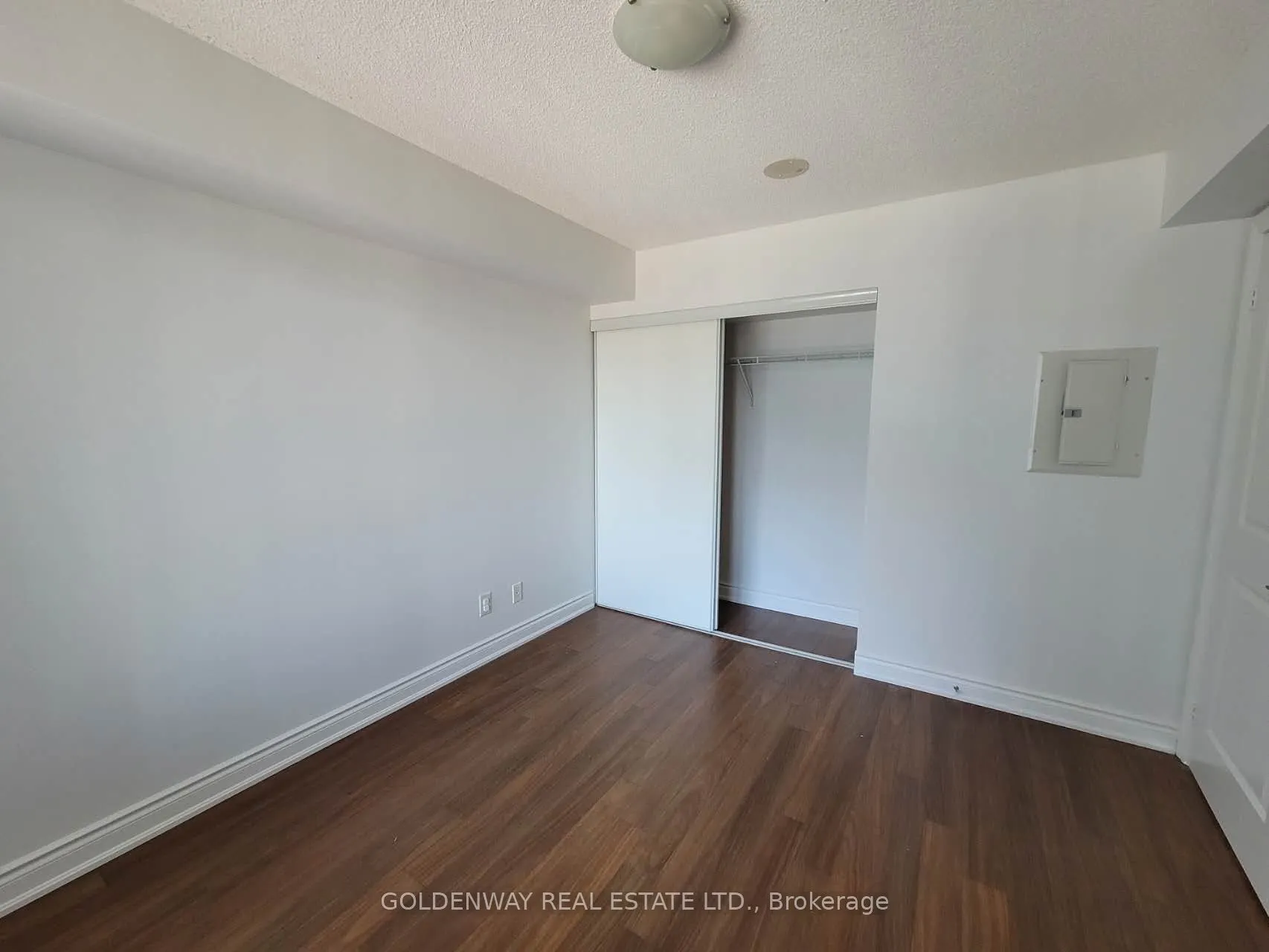 233 South Park Road, #501