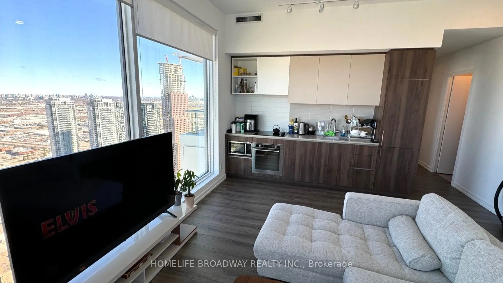 7890 Jane Street, #4809
