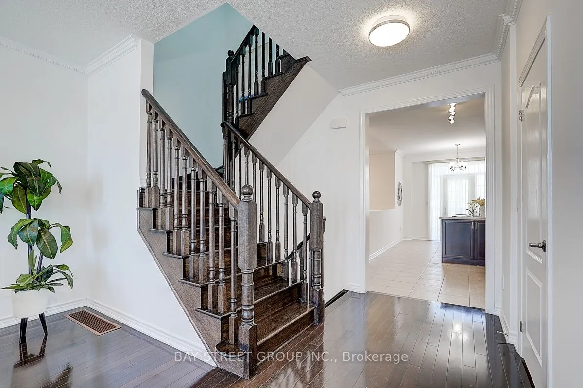 10981 Woodbine Avenue