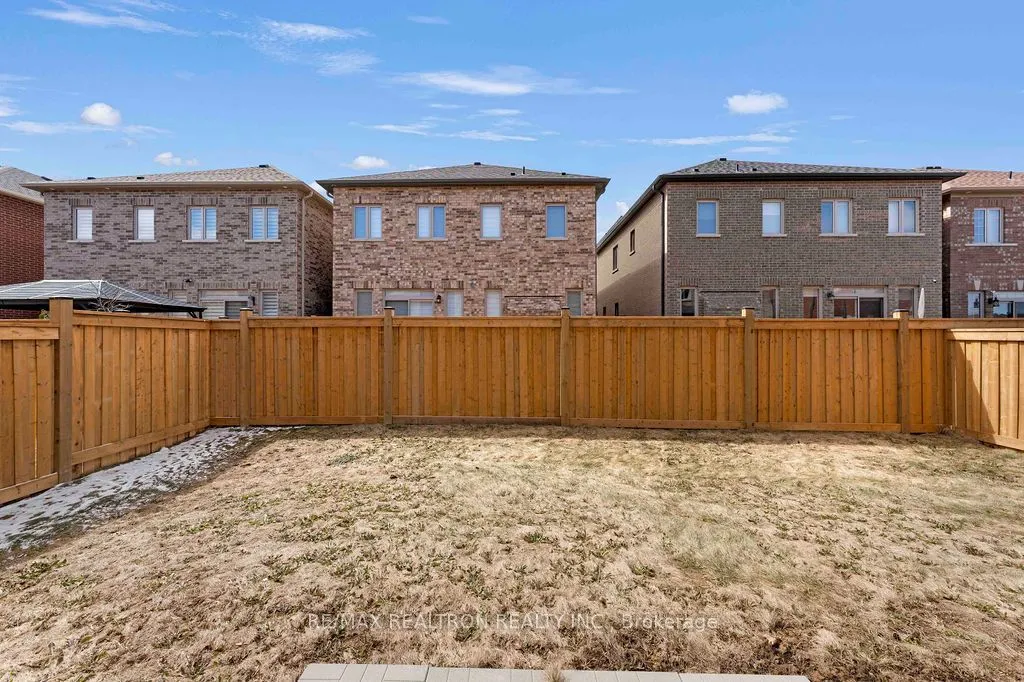 57 Betty May Crescent
