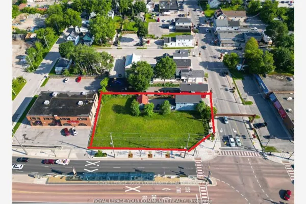 11 Main St (432/438 Davis) E