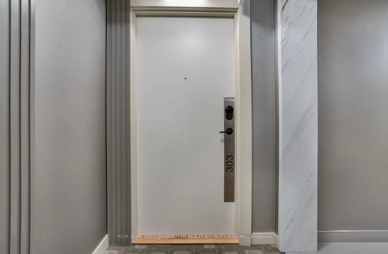 85 Oneida Crescent, #303