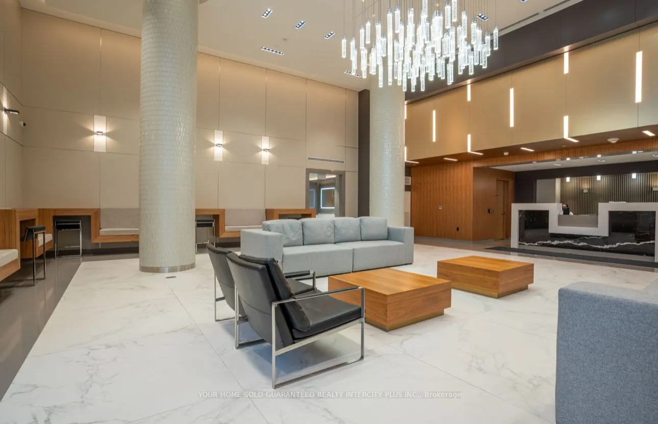 85 Oneida Crescent, #303