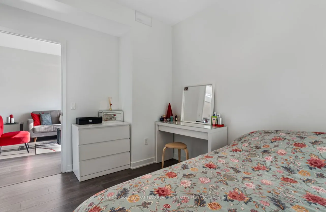 85 Oneida Crescent, #303