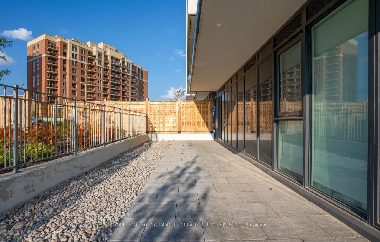 85 Oneida Crescent, #303