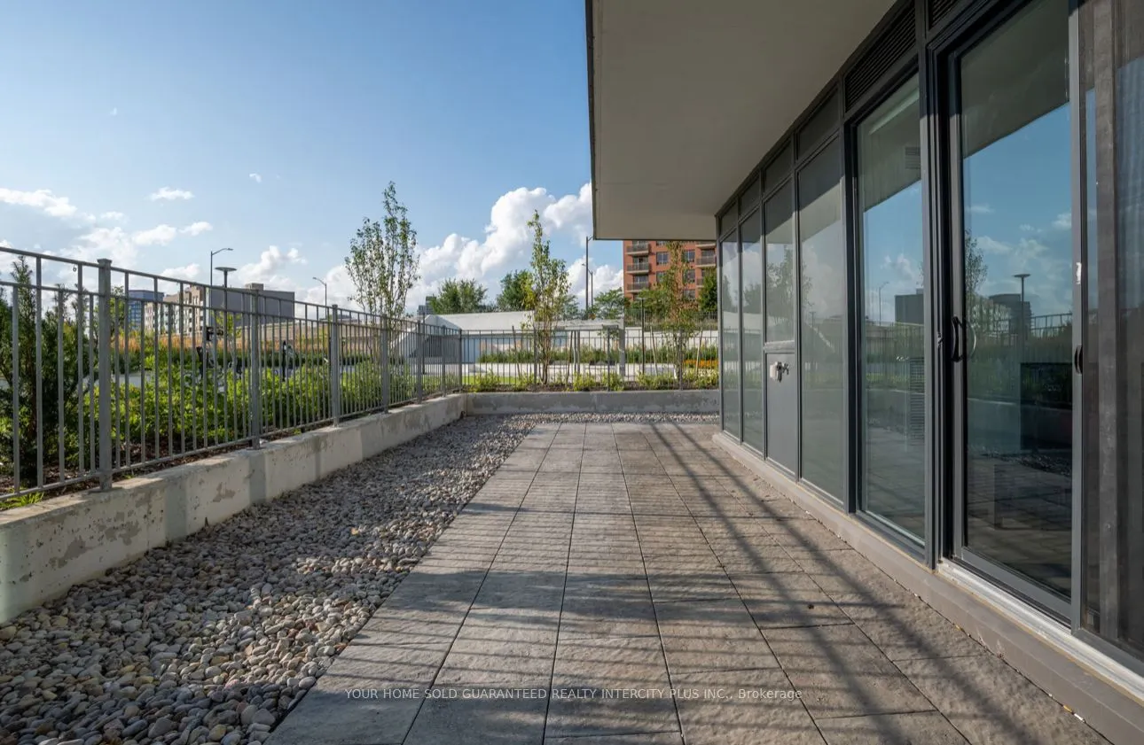 85 Oneida Crescent, #303