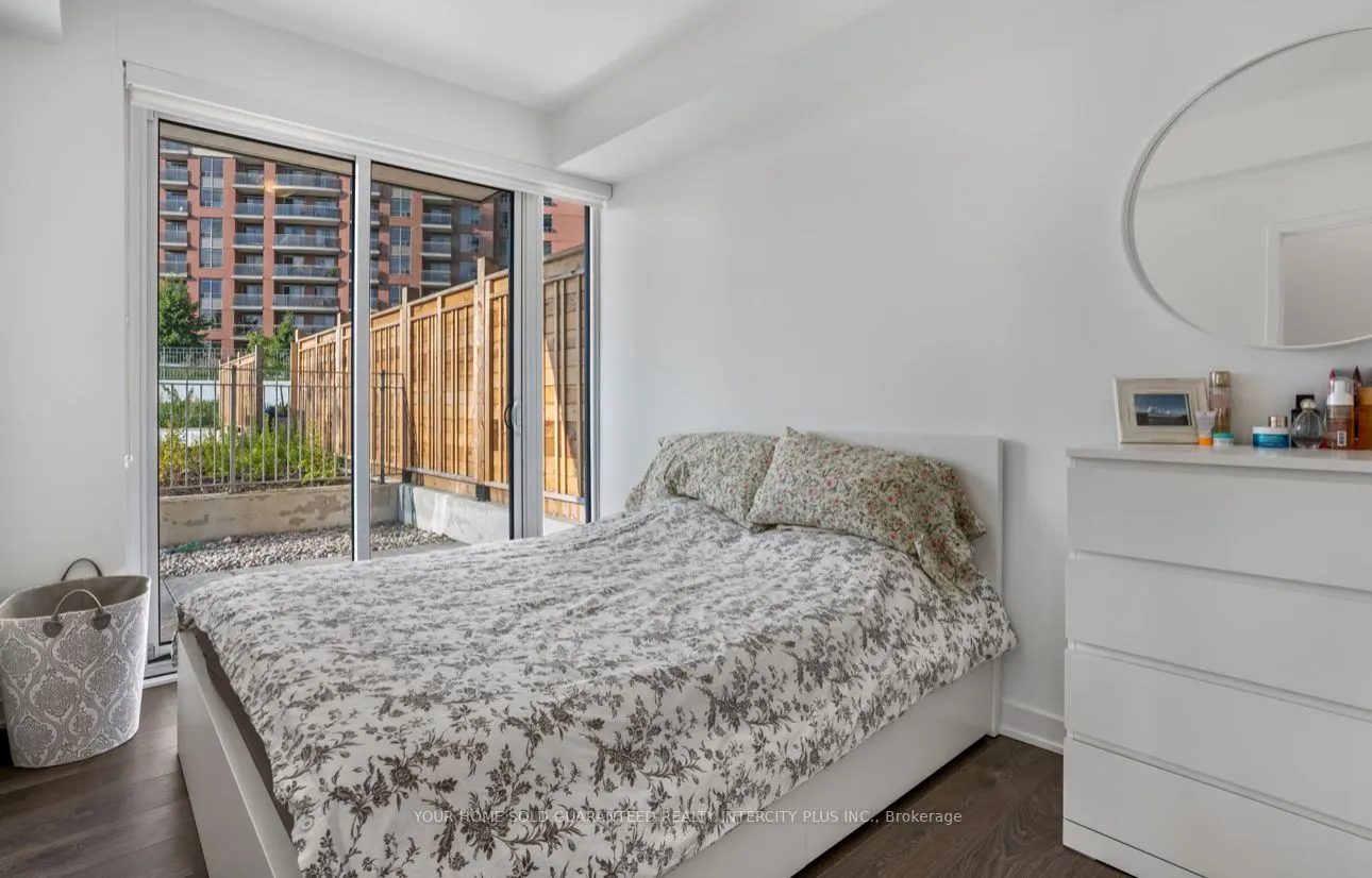 85 Oneida Crescent, #303