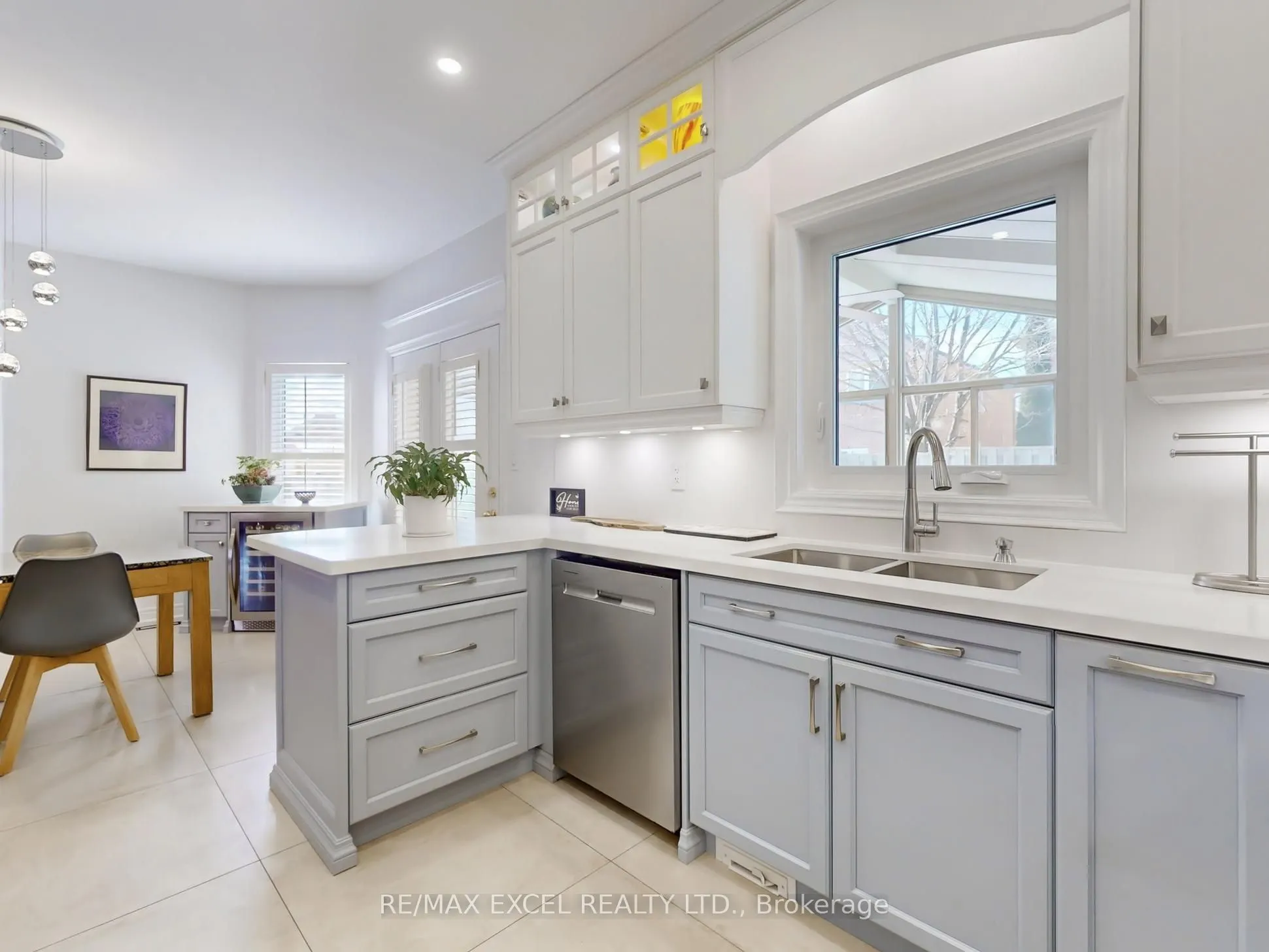 78 Shaftsbury Avenue