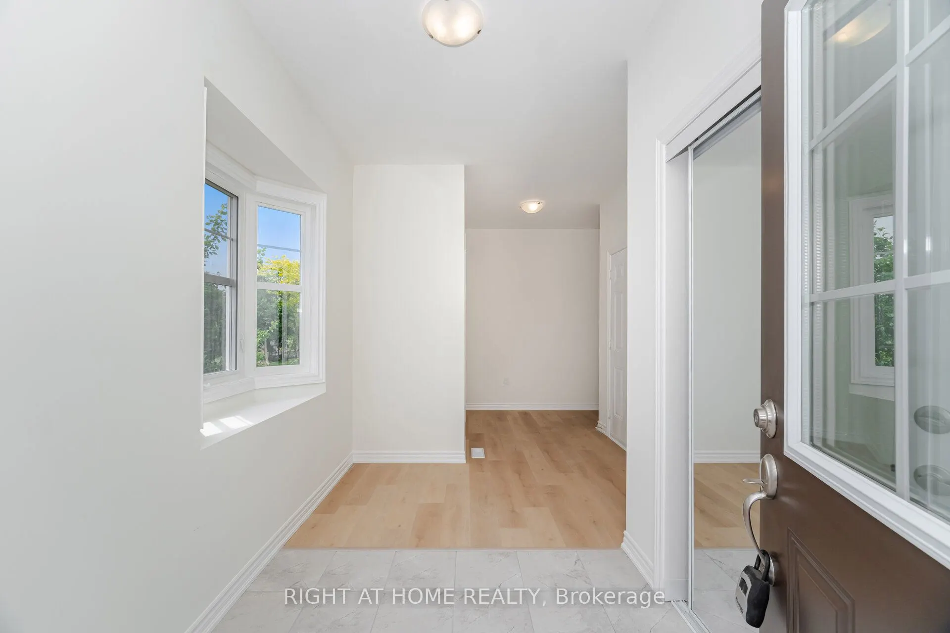 16 Ravenscraig Place, #16