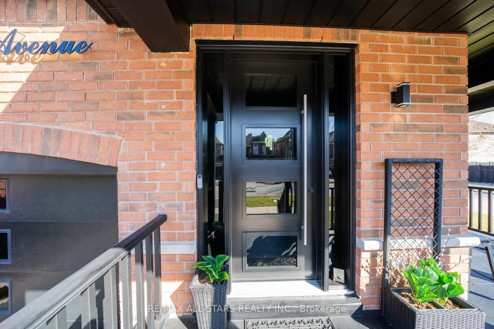 37 Mantle Avenue
