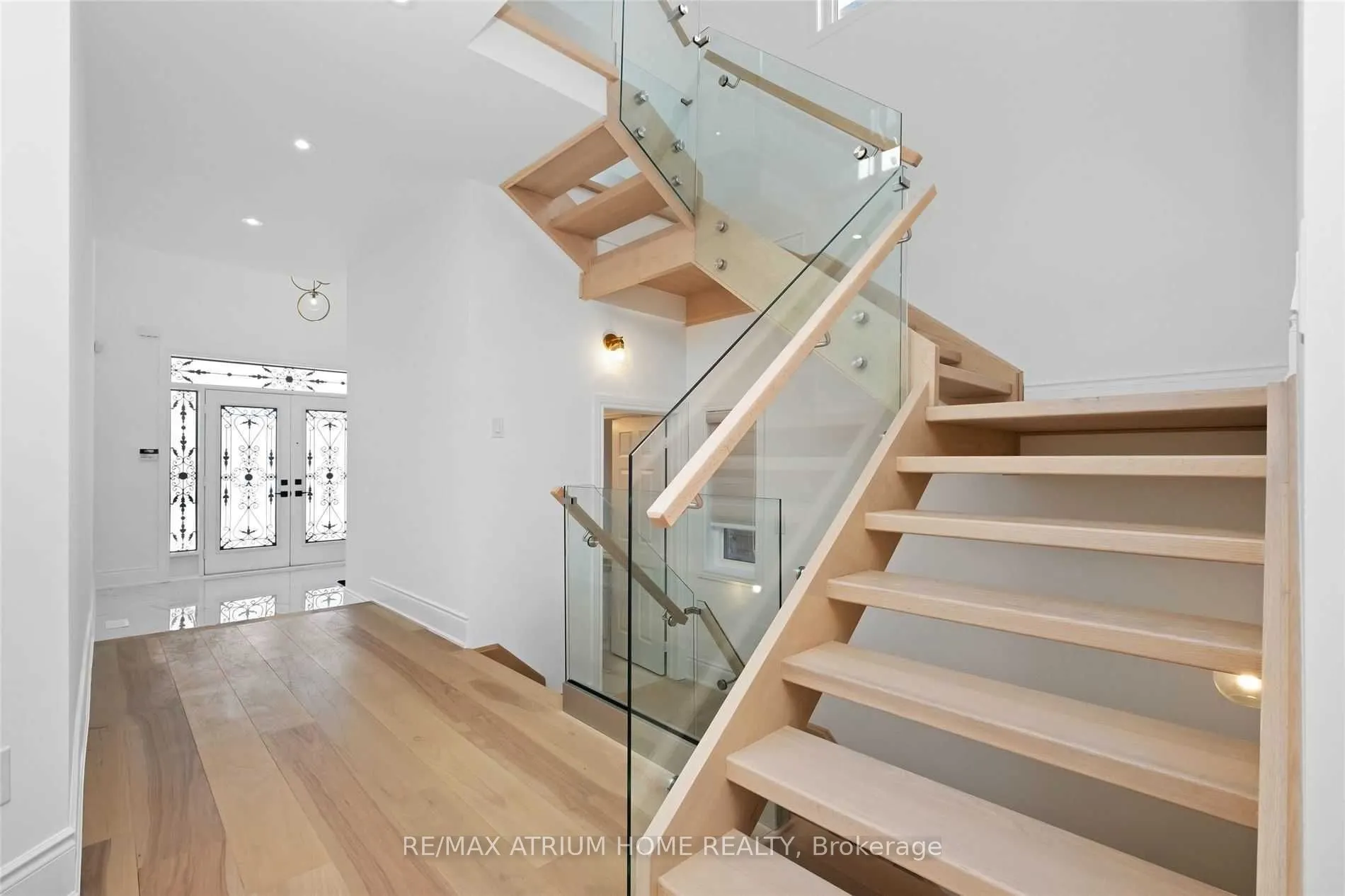 162 Bathurst Glen Drive