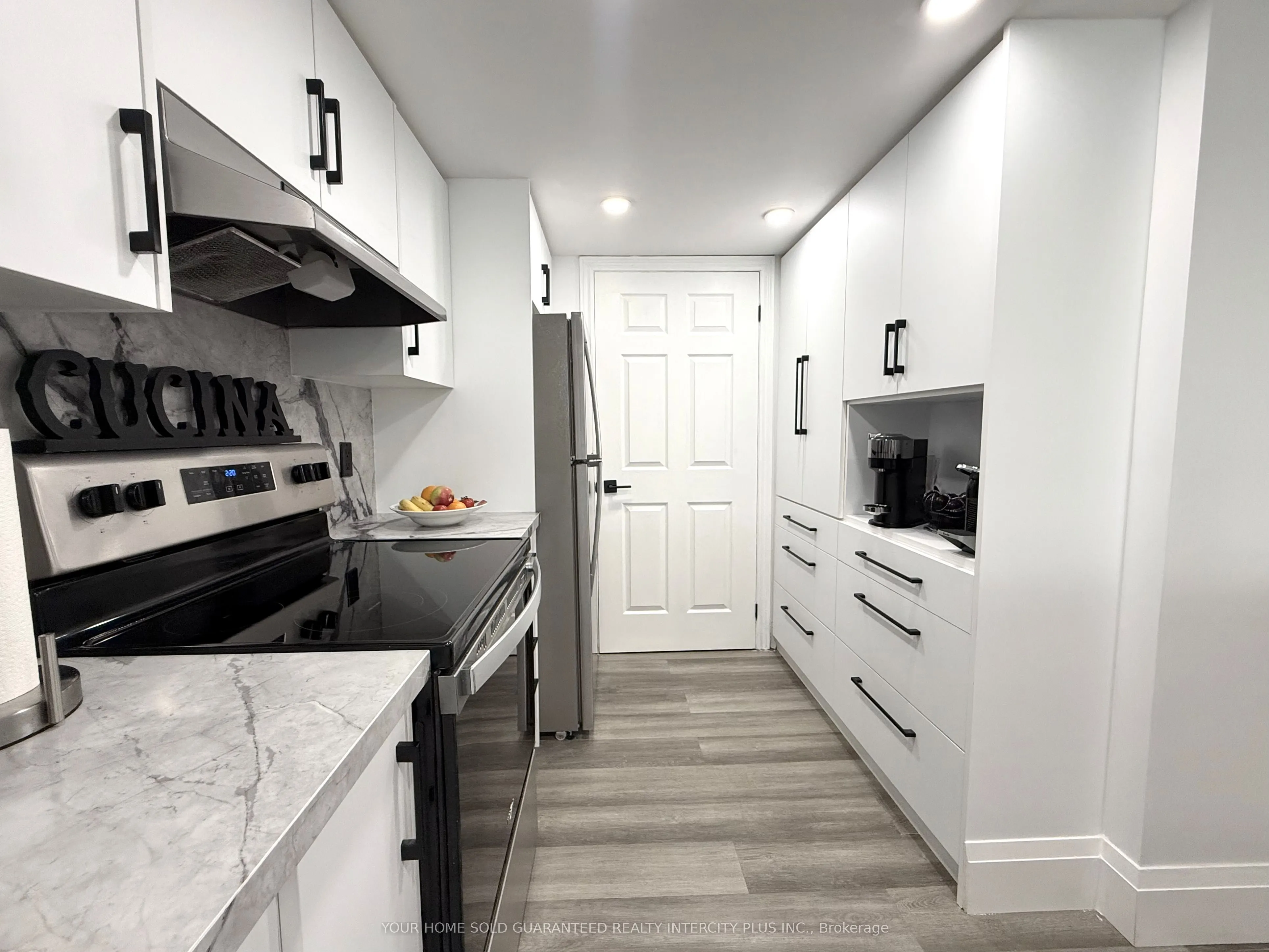 121 Woodbridge Avenue, #313