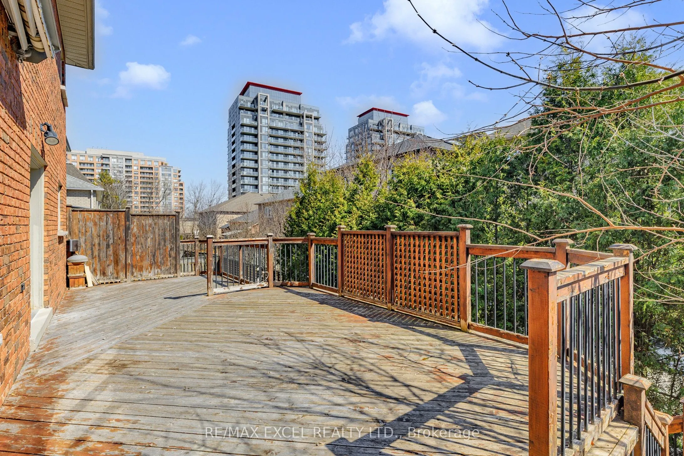 25 Oak Avenue