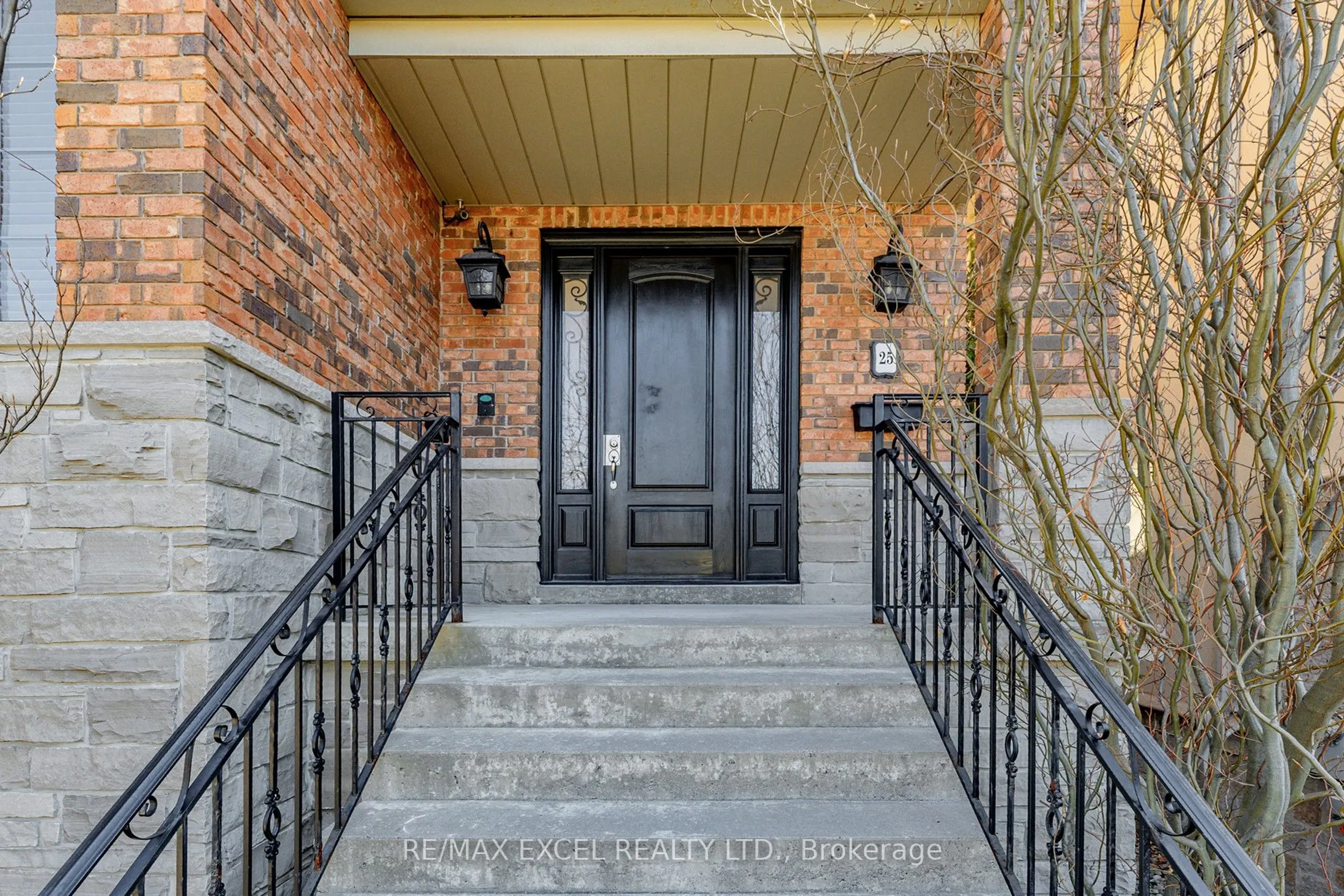 25 Oak Avenue