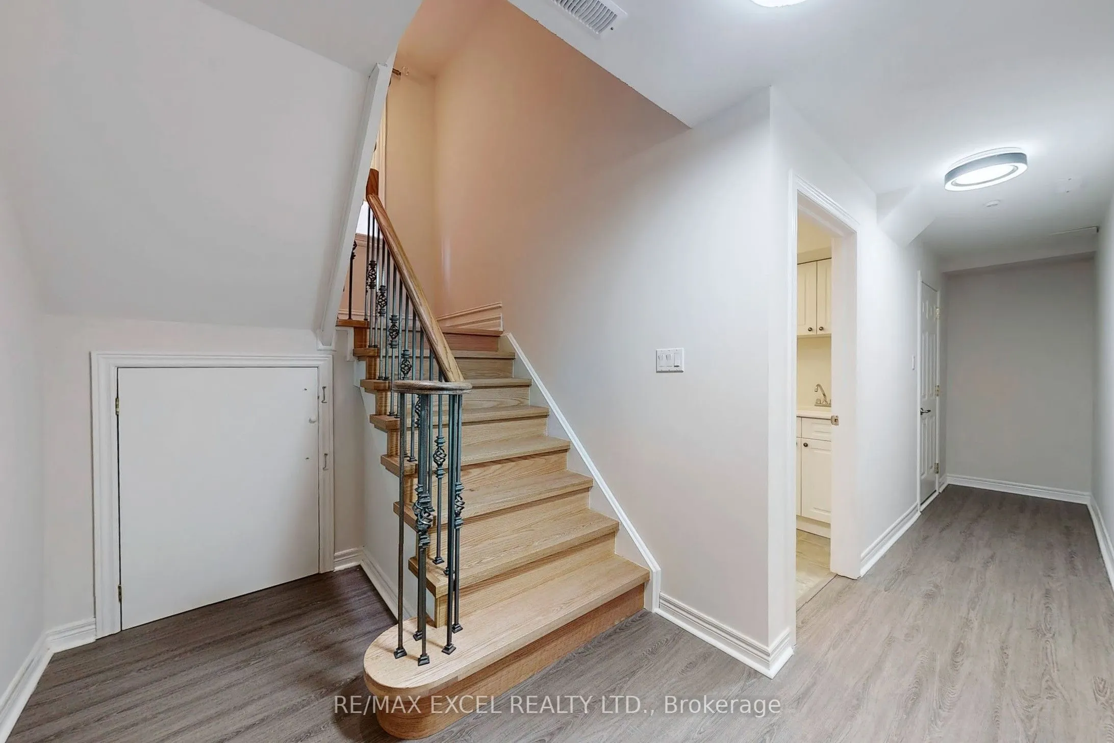 25 Oak Avenue