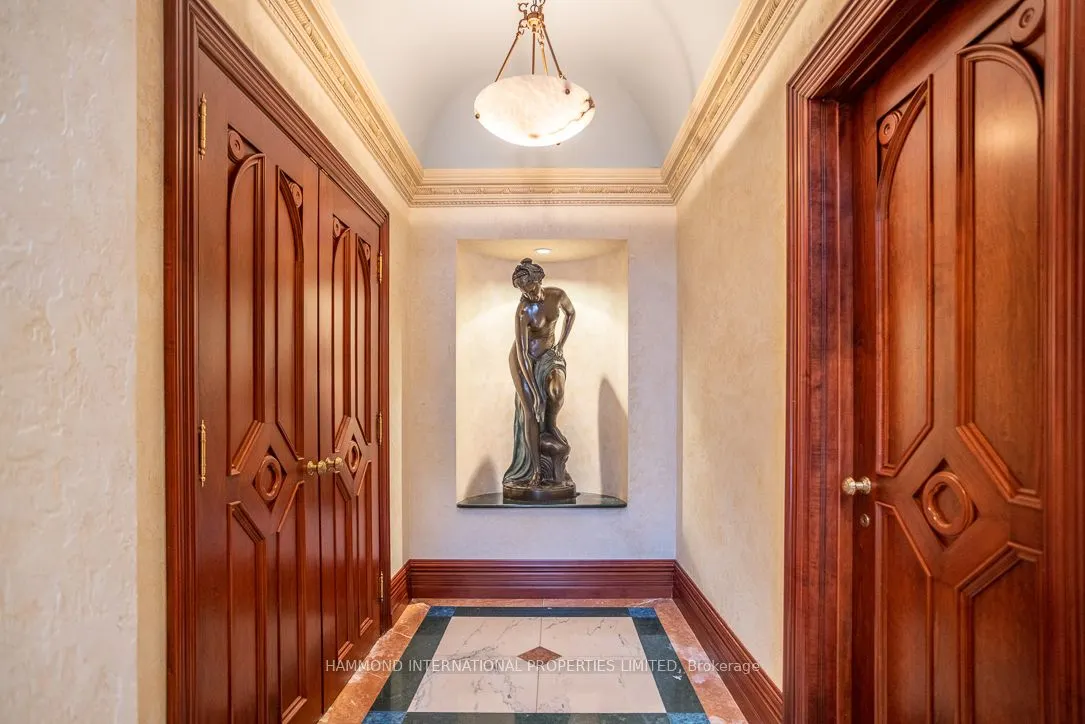 76 Quail Run Boulevard