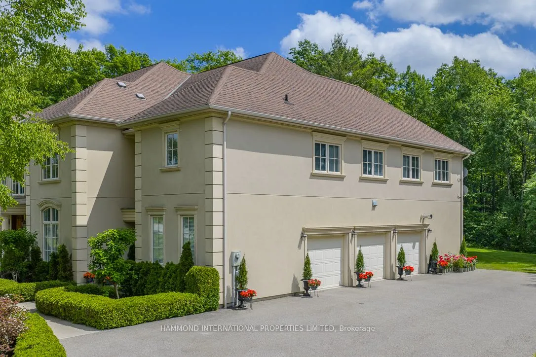65 Kingswood Drive