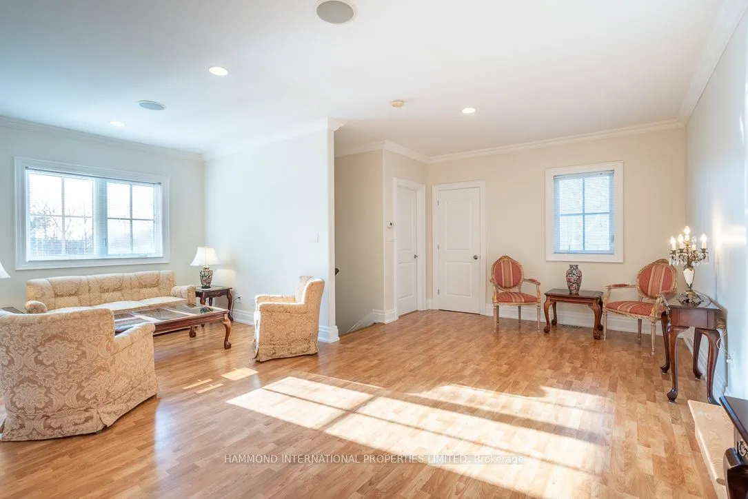 65 Kingswood Drive
