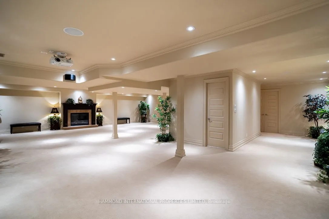 65 Kingswood Drive