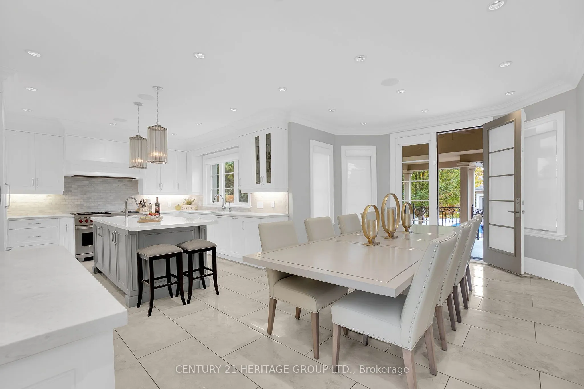 3 Curran Court