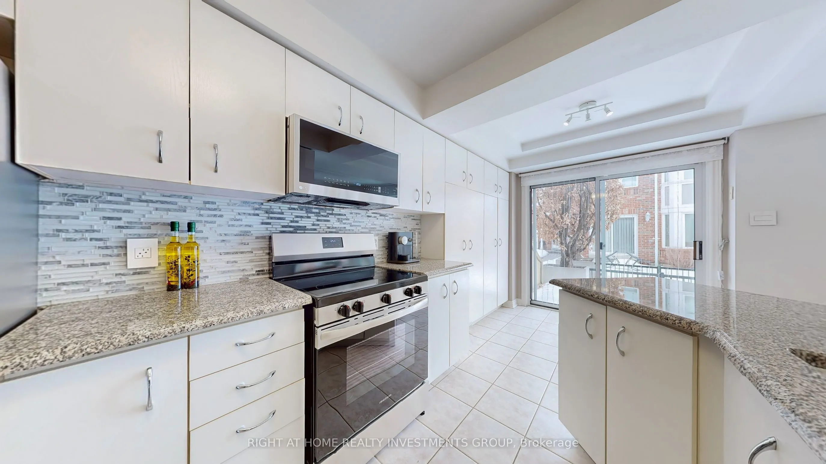 18 Clark Avenue W, #157