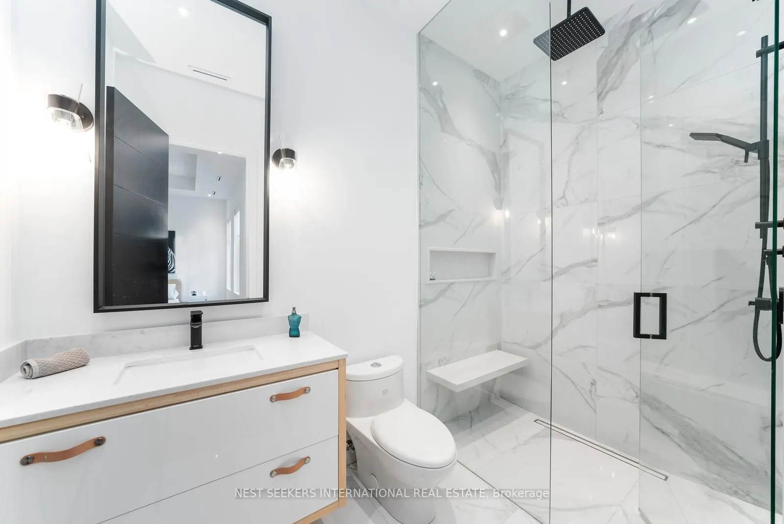6 Forestave Crescent