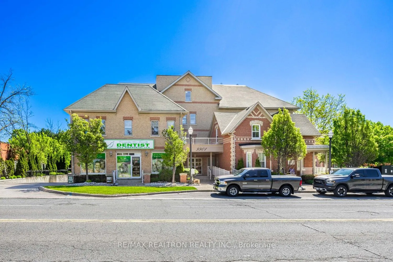 9901 Keele Street #207