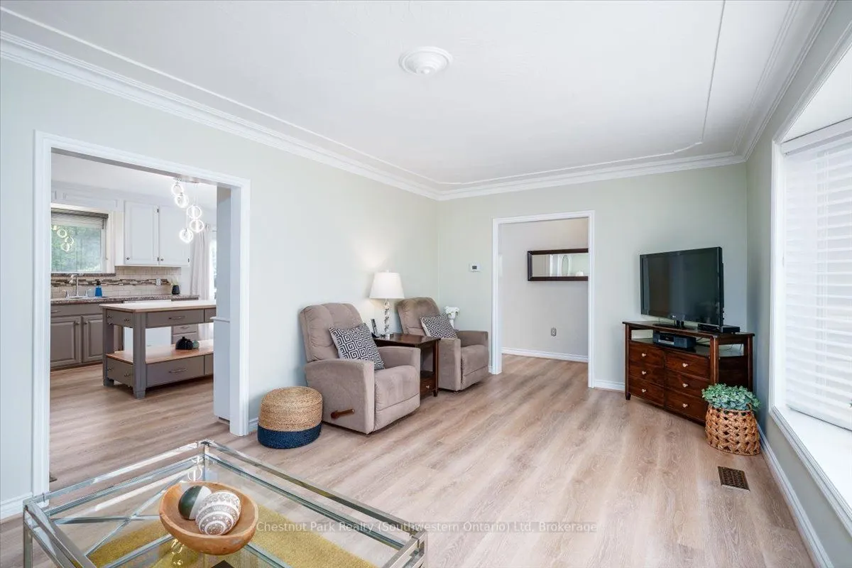 31 Sunset Street