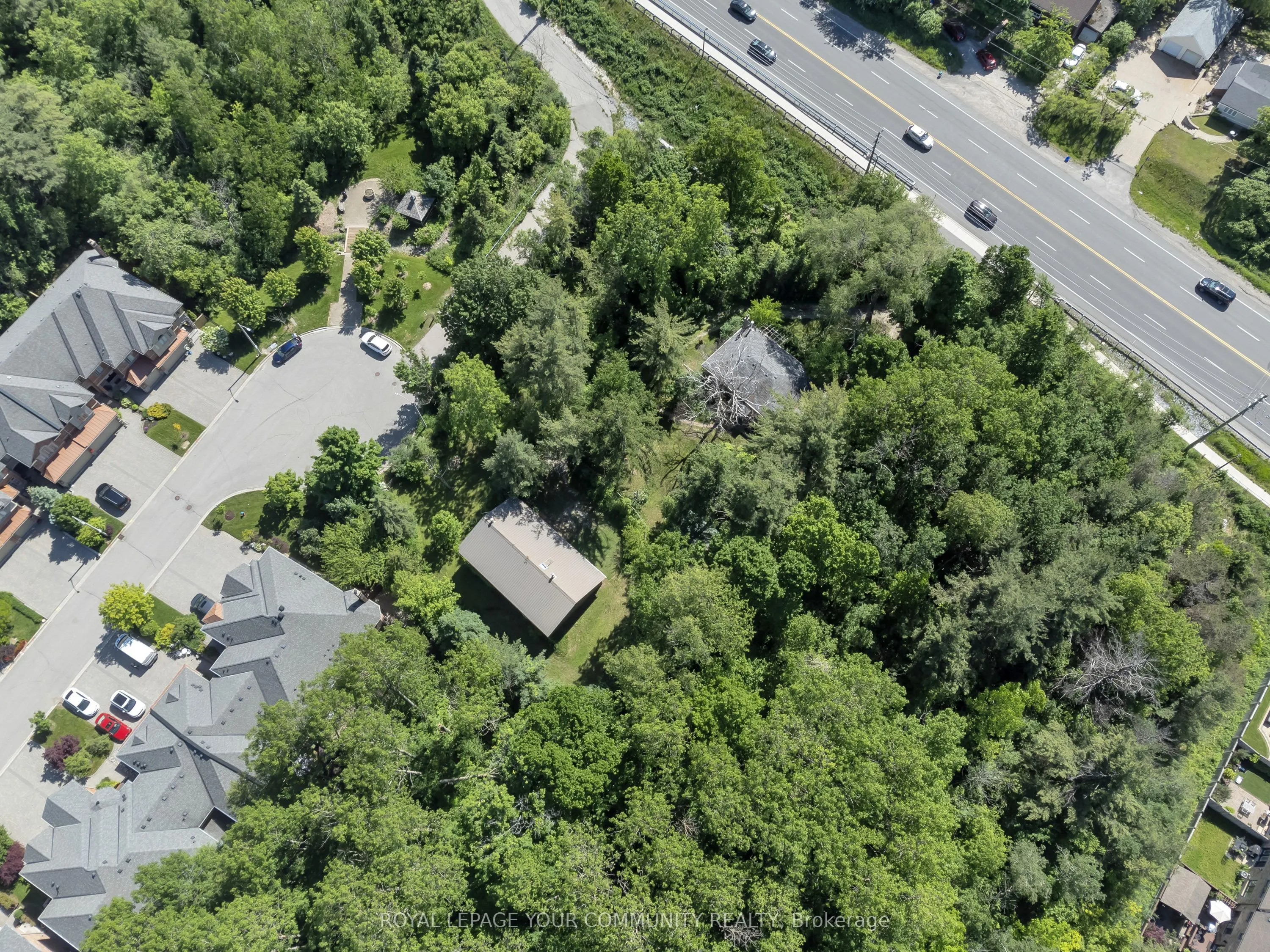 11419 Bathurst Street