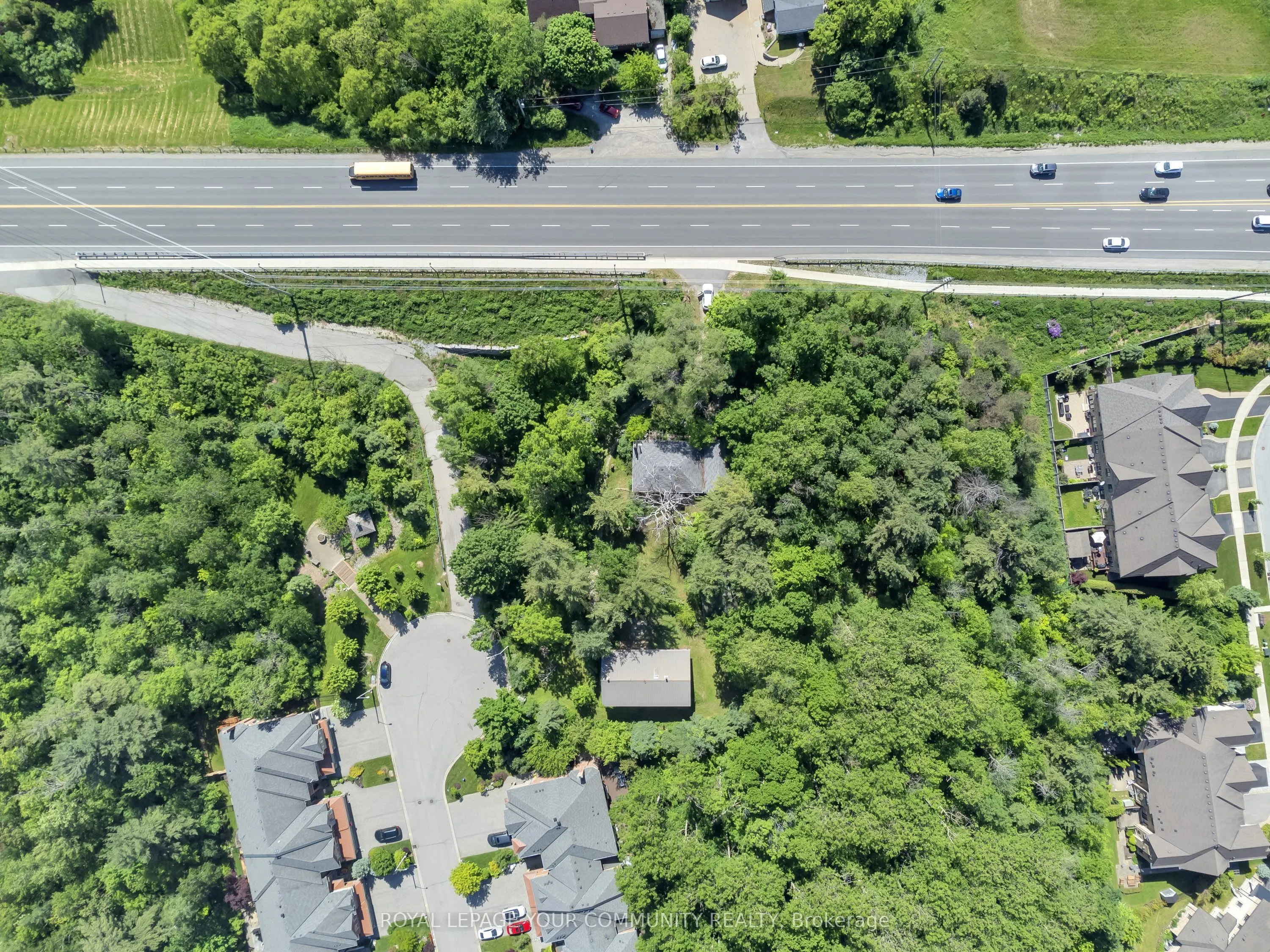 11419 Bathurst Street