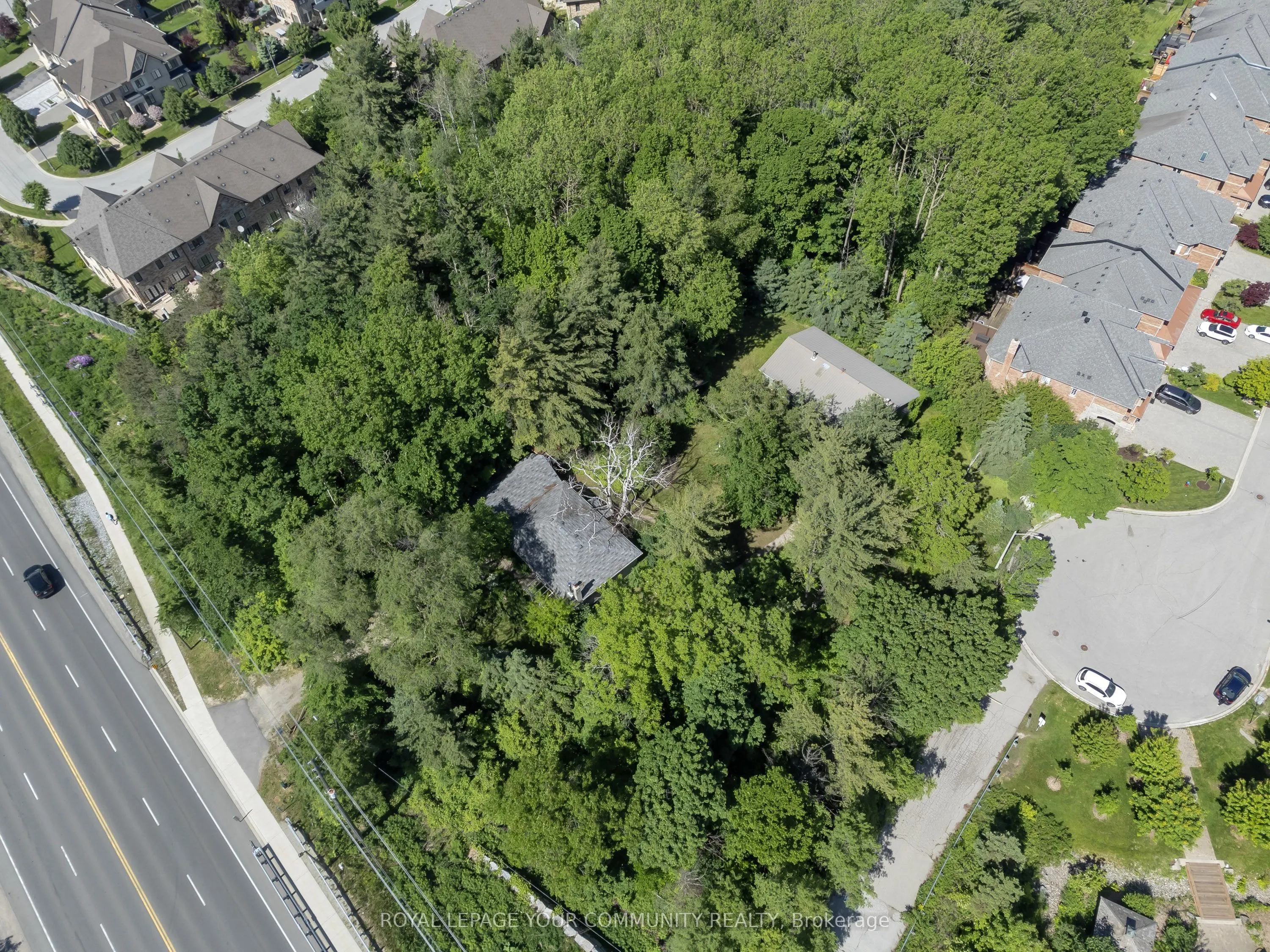 11419 Bathurst Street