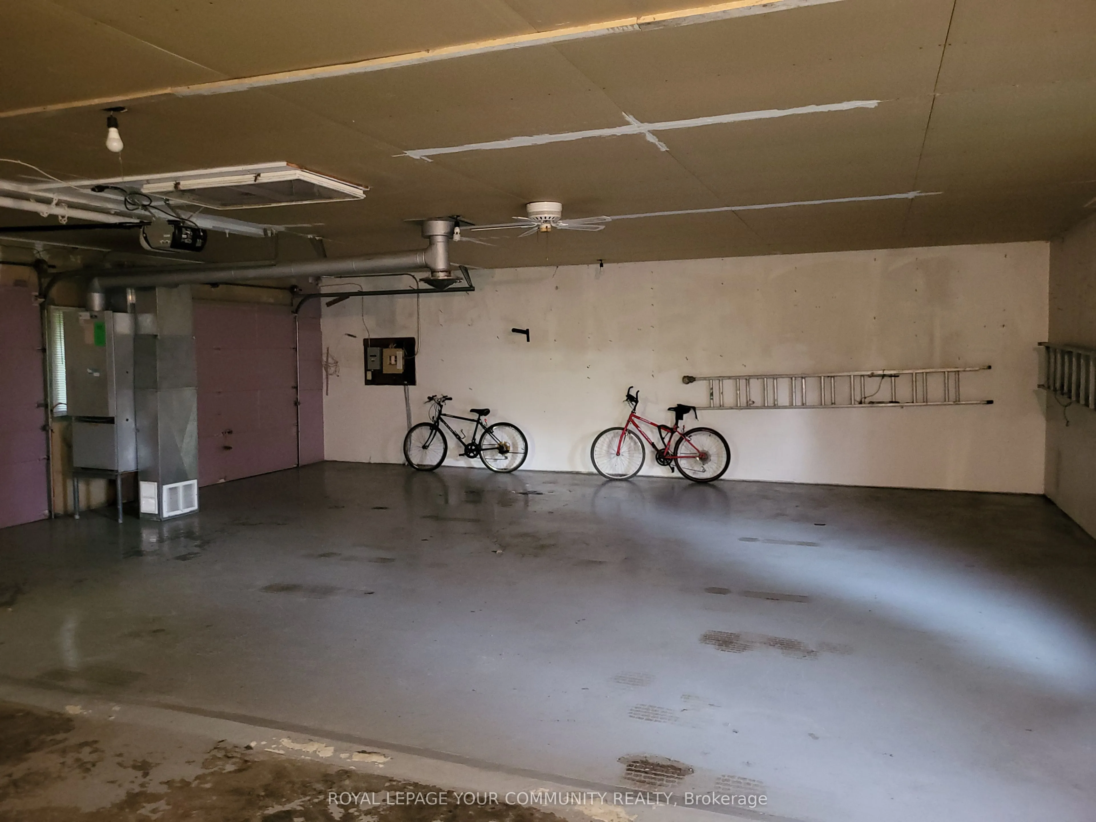 11419 Bathurst Street