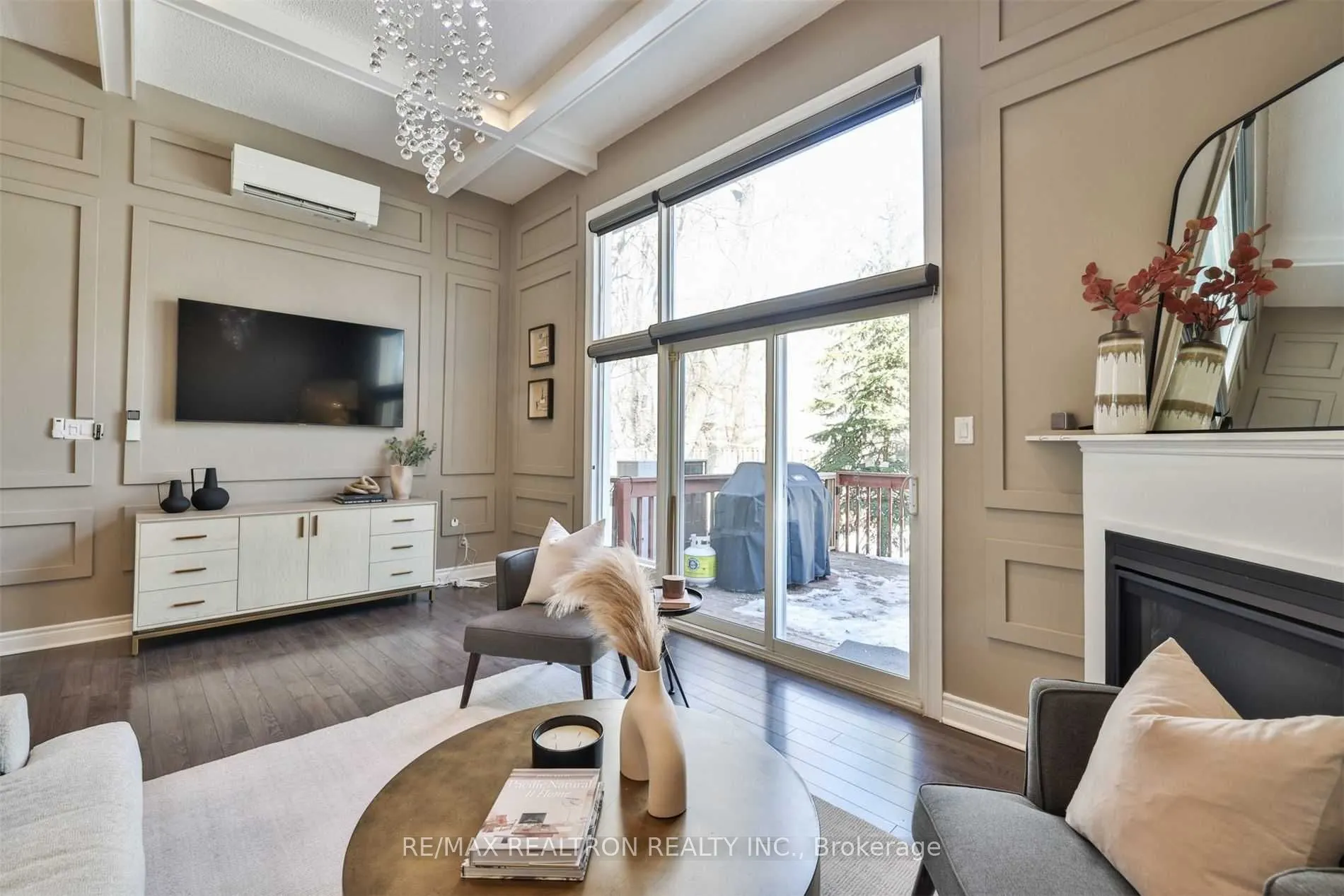 115 Henderson Avenue, #7