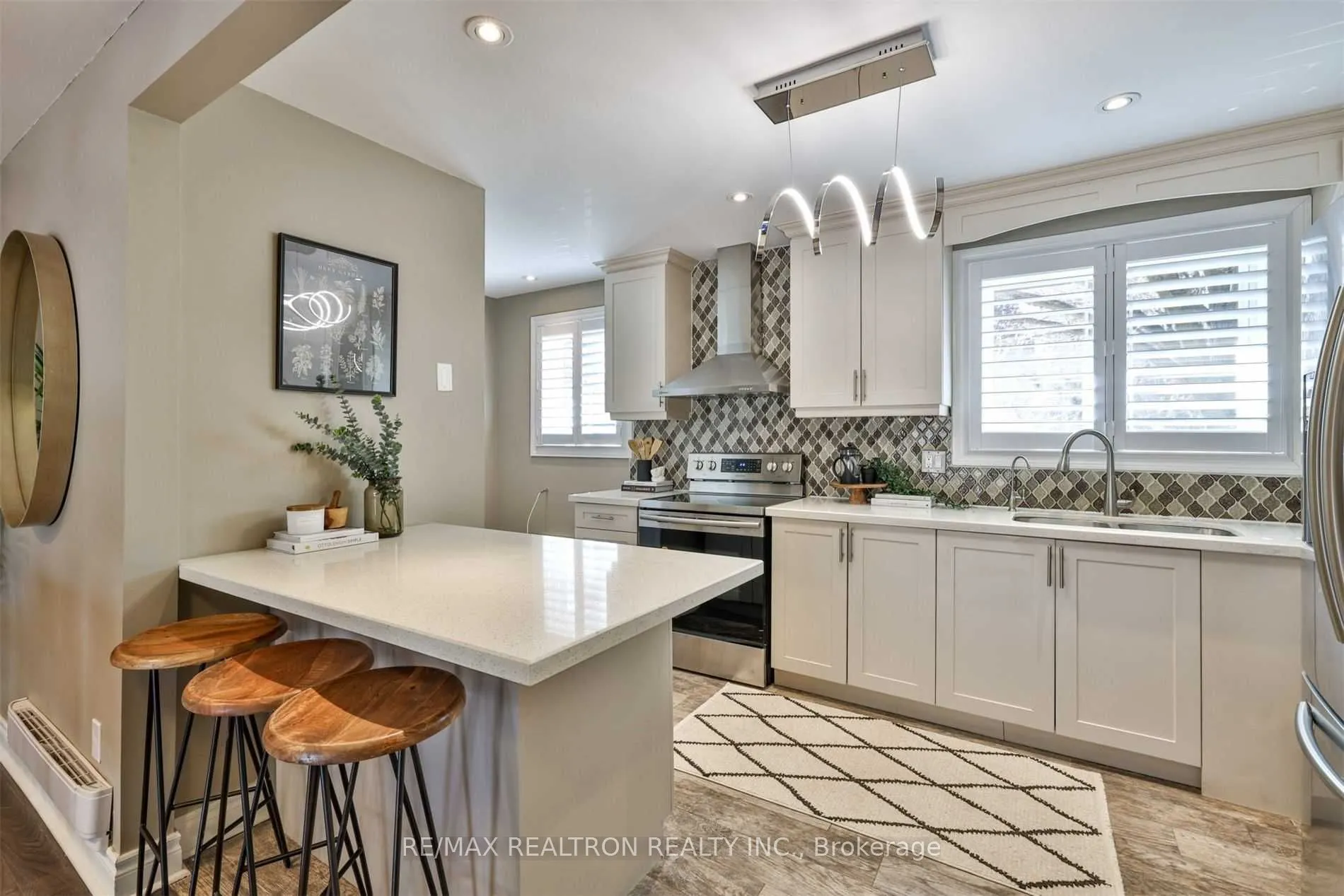 115 Henderson Avenue, #7