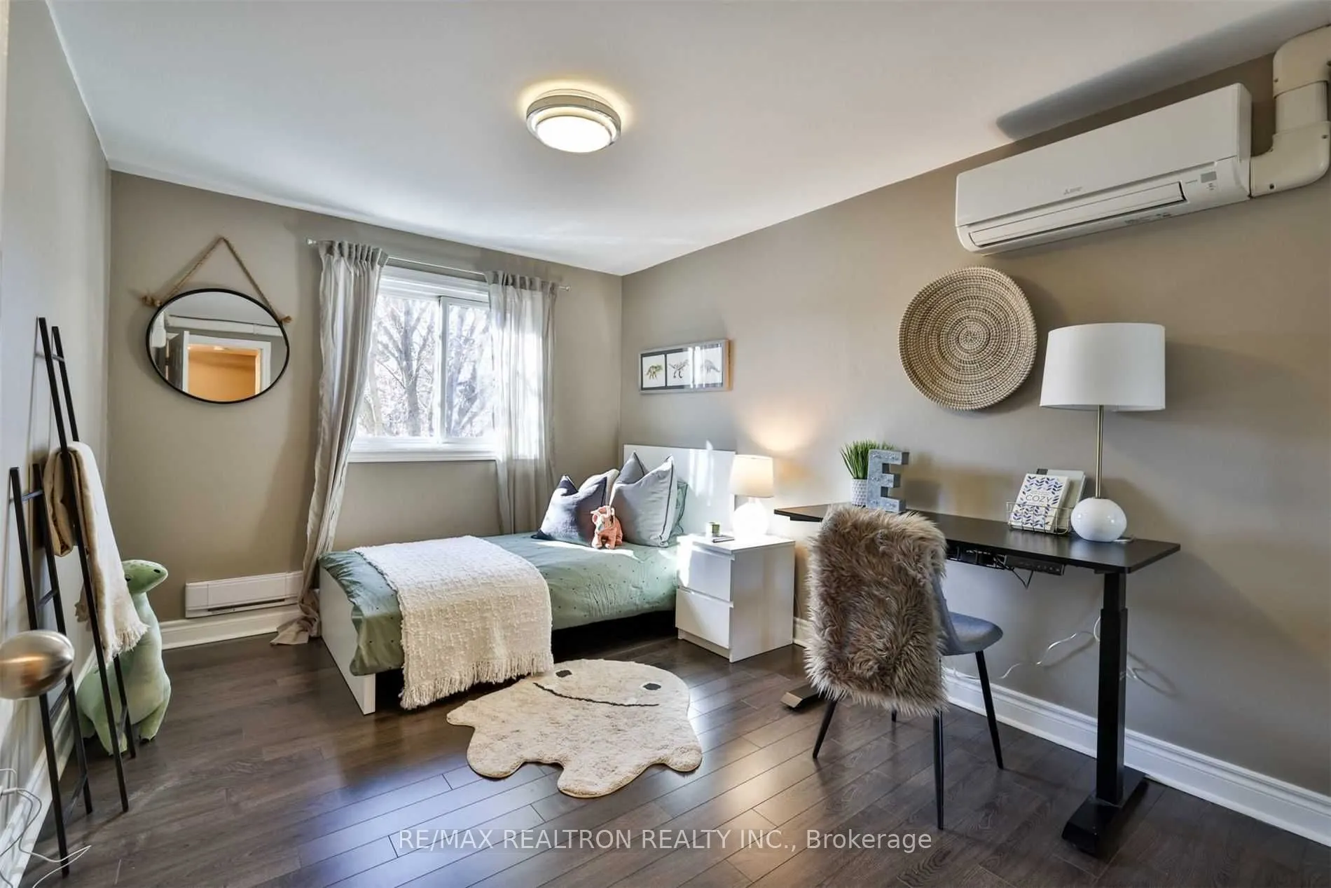 115 Henderson Avenue, #7