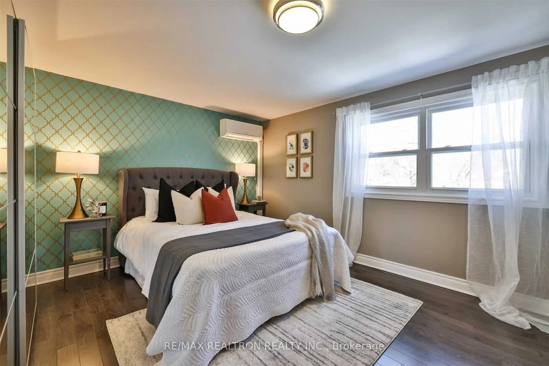 115 Henderson Avenue, #7