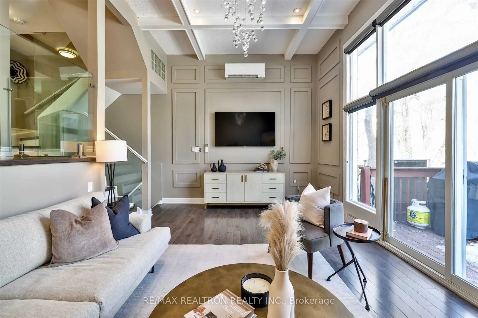 115 Henderson Avenue, #7