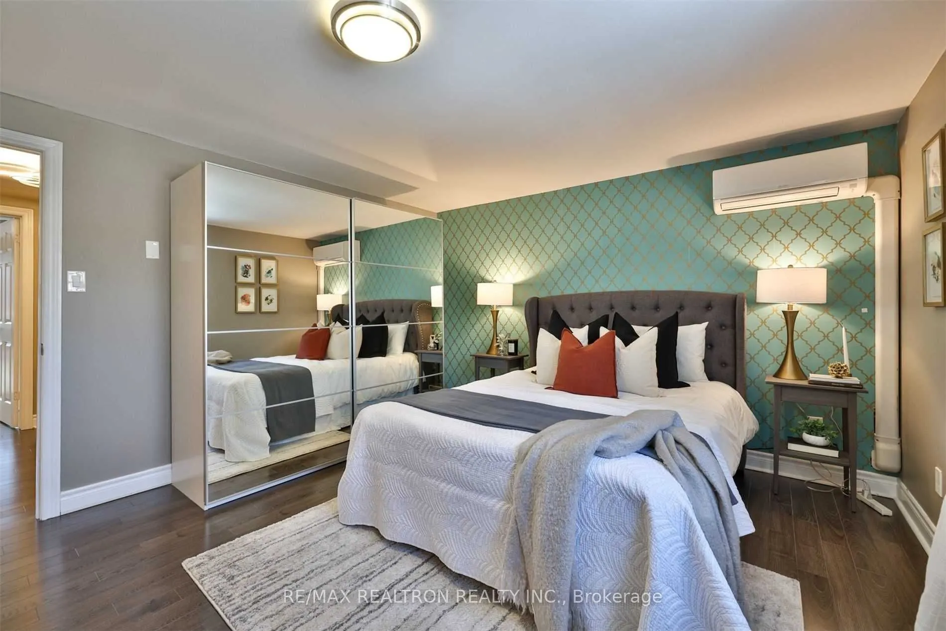 115 Henderson Avenue, #7