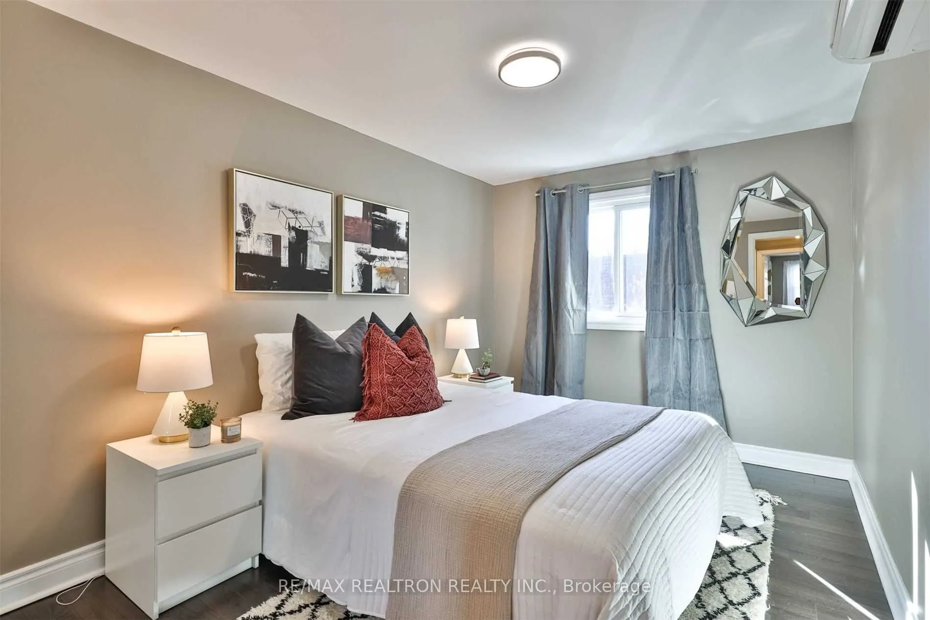 115 Henderson Avenue, #7