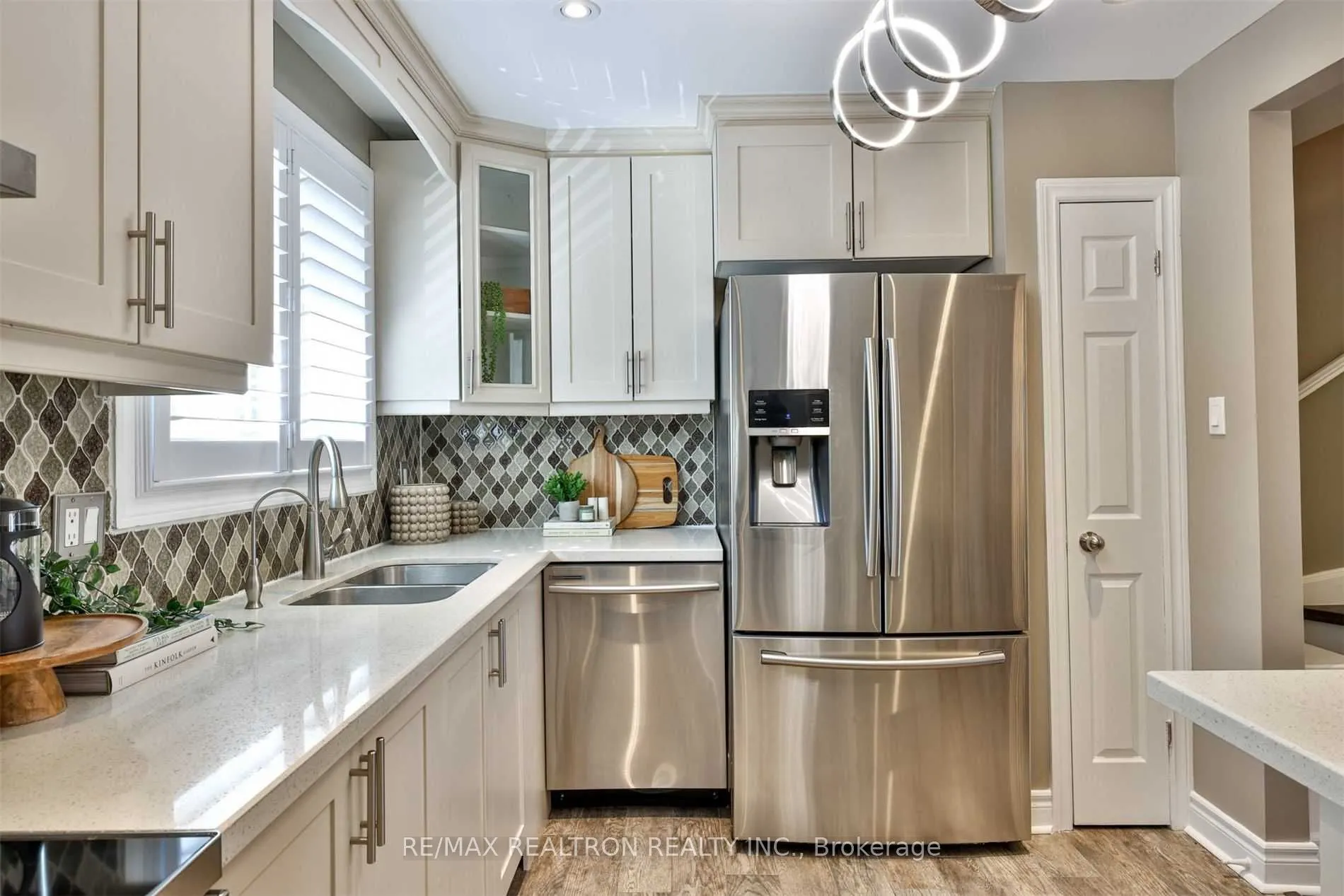115 Henderson Avenue, #7