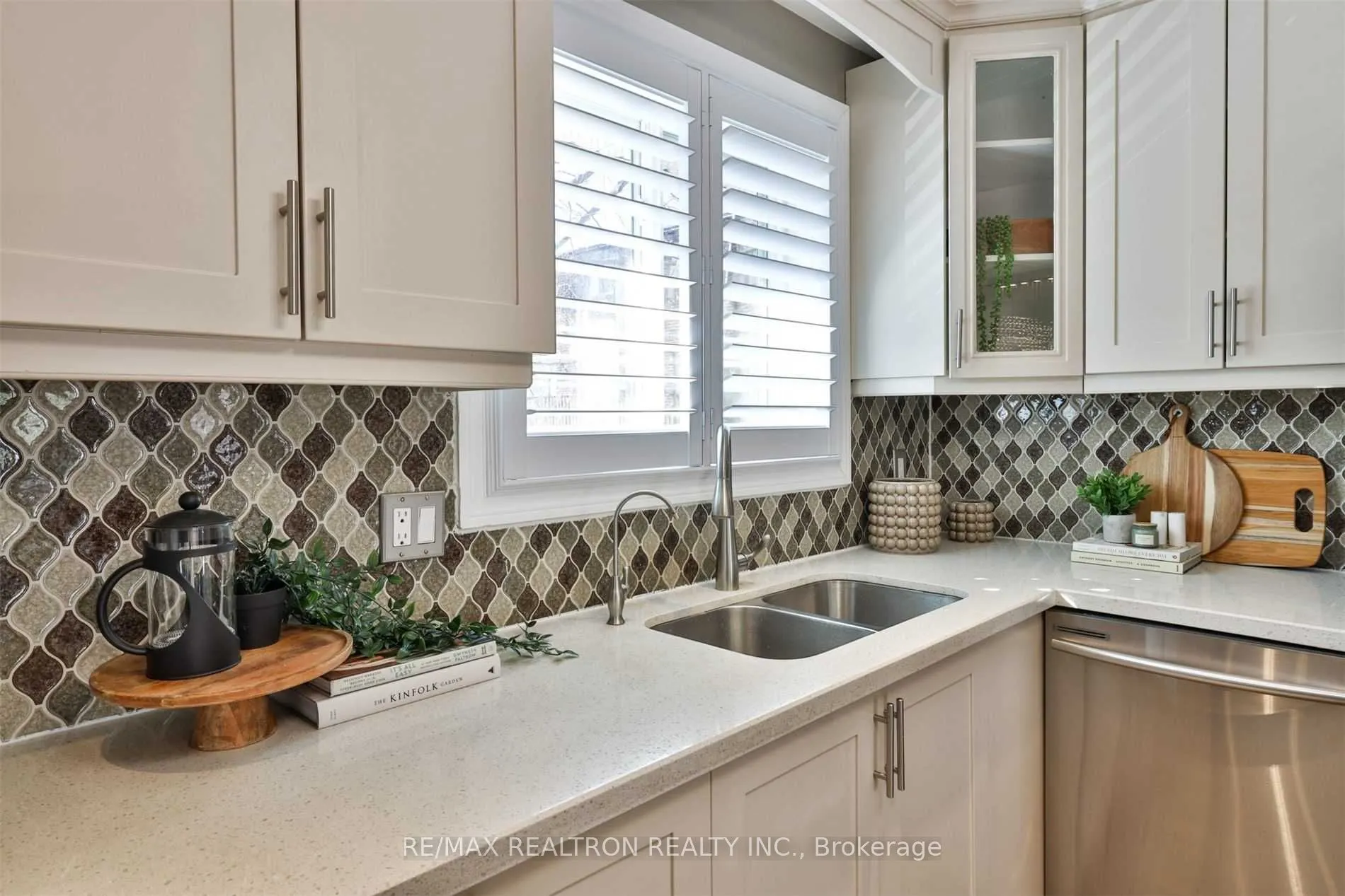 115 Henderson Avenue, #7